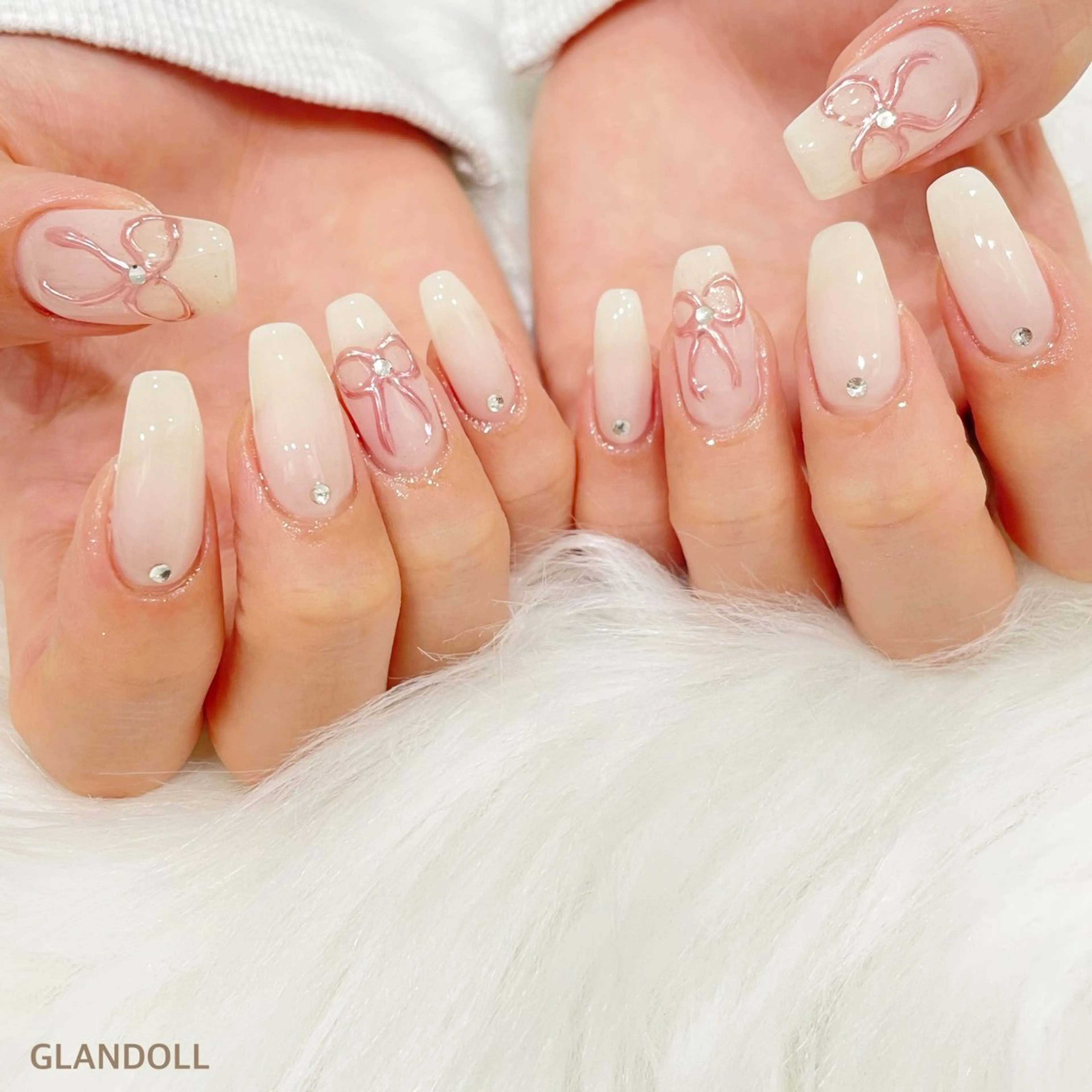 ネイル ハンドネイル GLANDOLL YURIのネイルデザイン