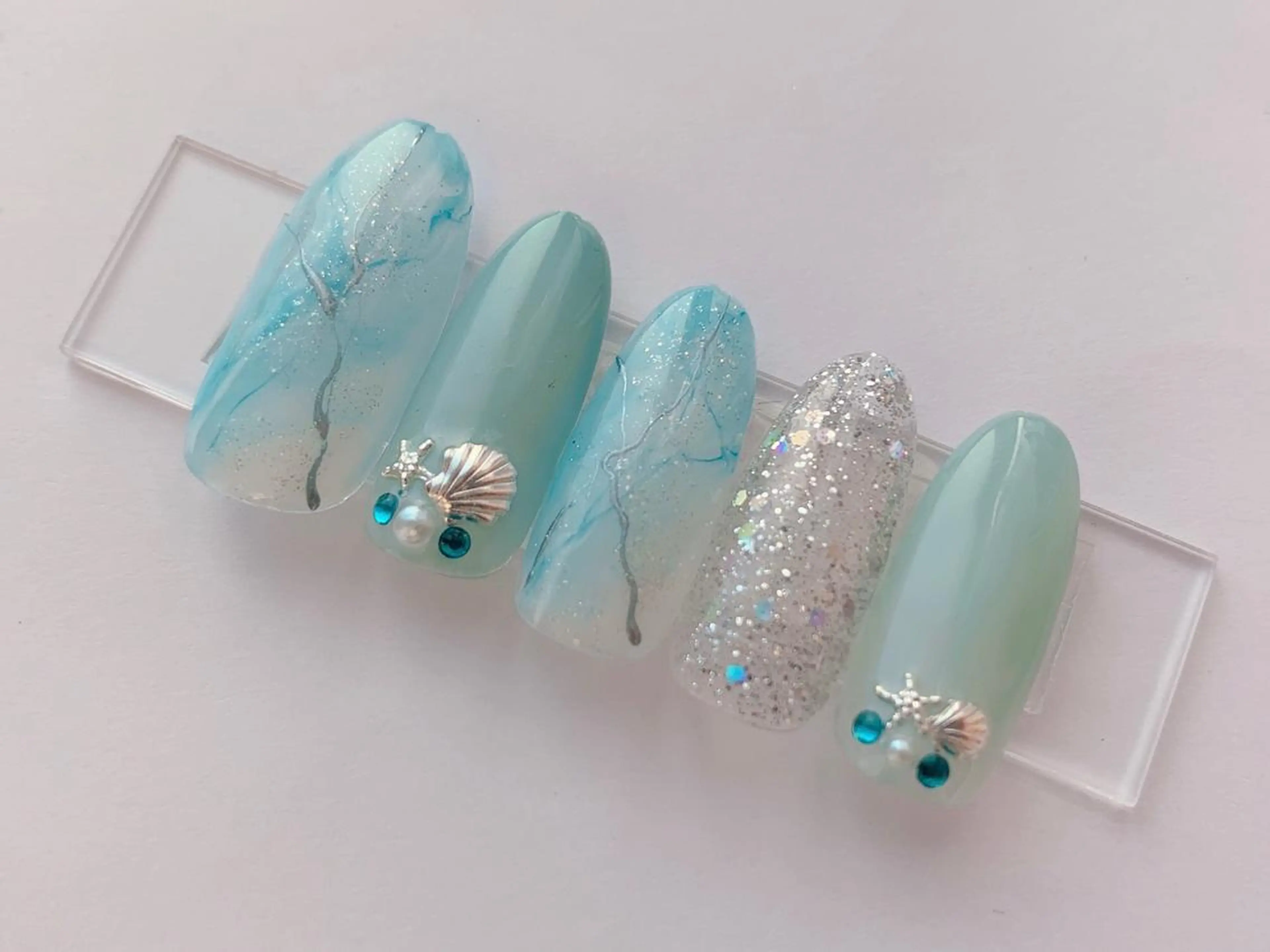 ネイル MiKi Nai池袋 長さだし得意のネイルデザイン