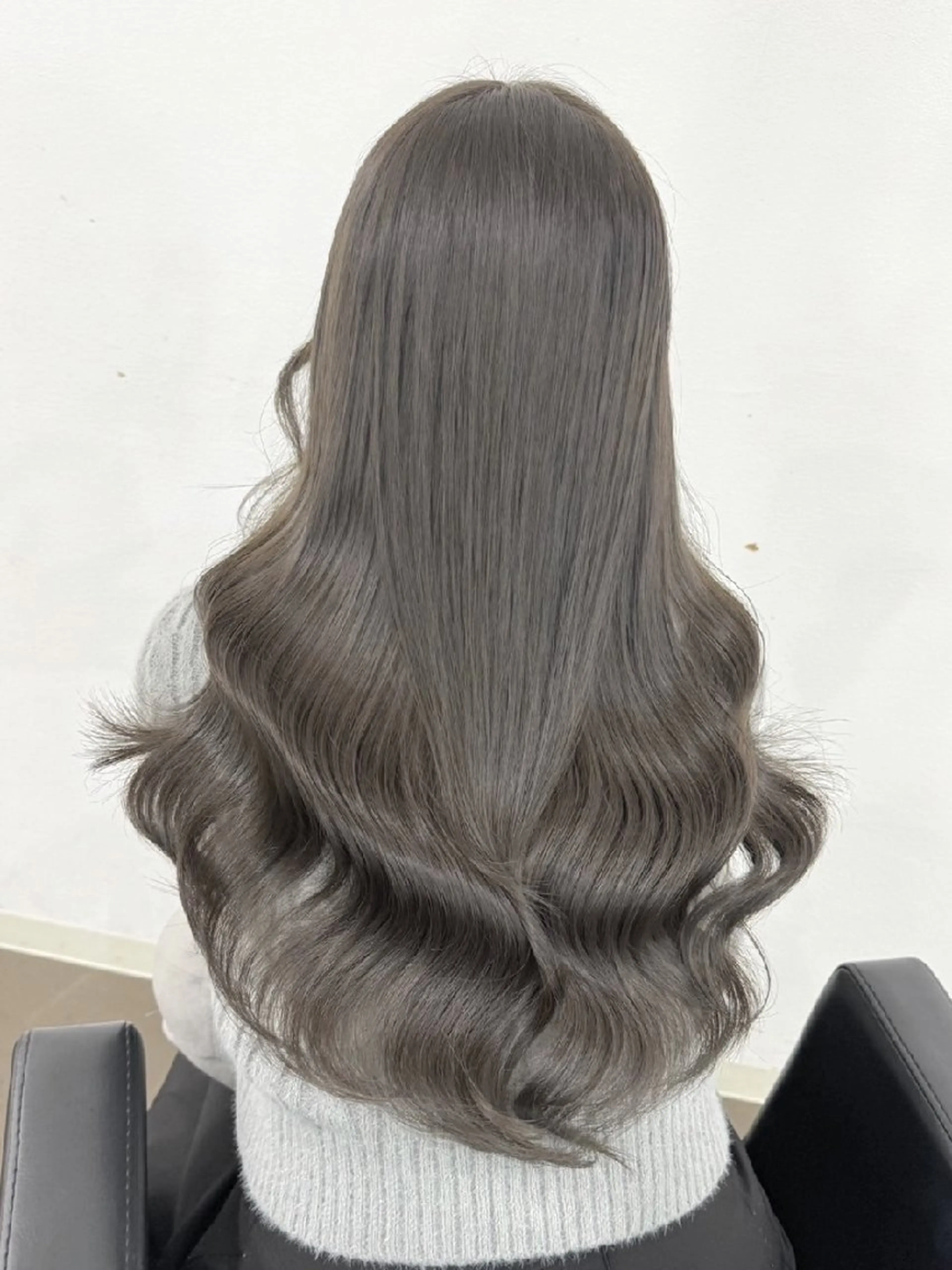 ロング カラー 透明感カラー グレージュ カット ヘアカラー ioe 三宮のヘアスタイル