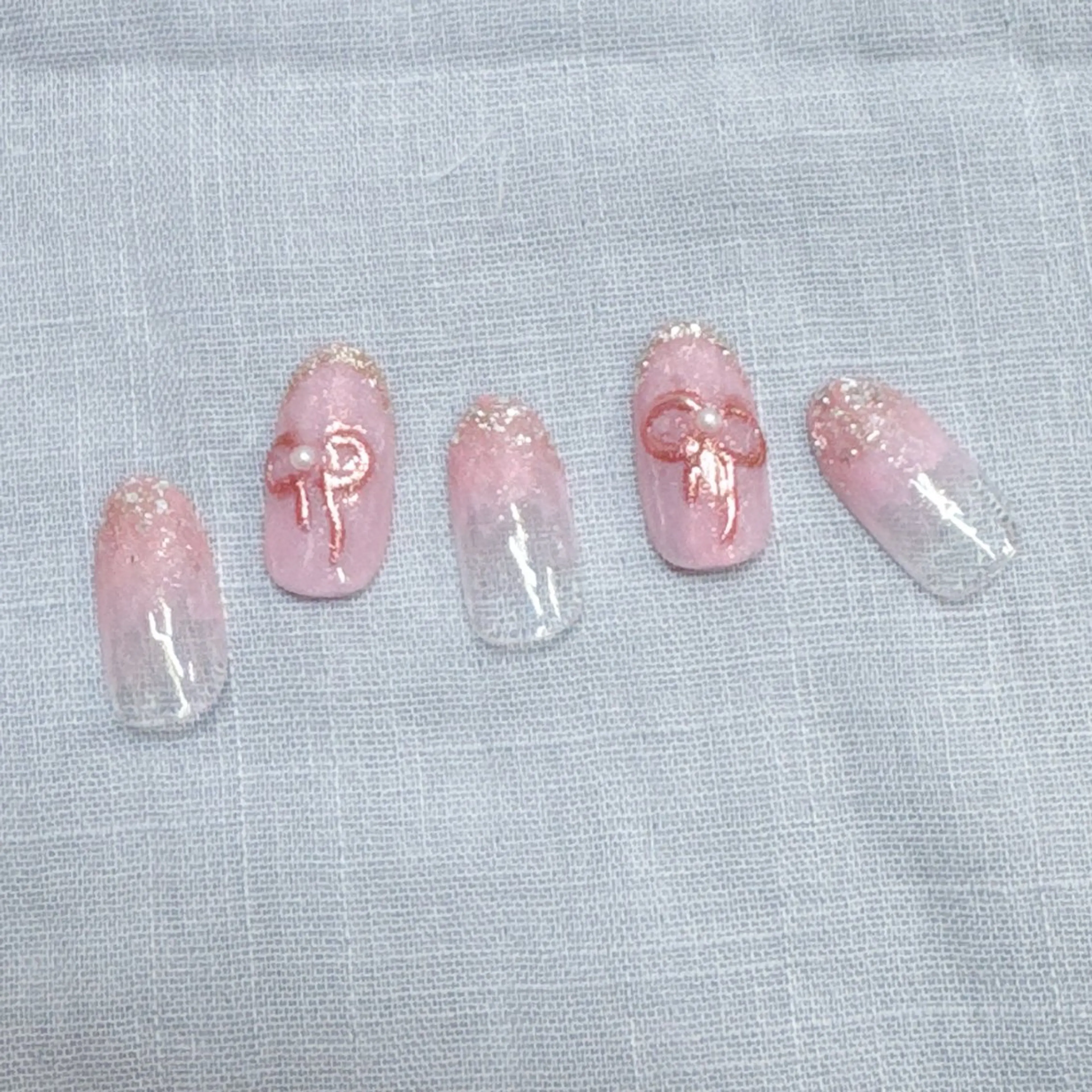 ネイル フレンチネイル グラデーション キラキラネイル ぷっくりネイル リボン maruyasu. yのネイルデザイン