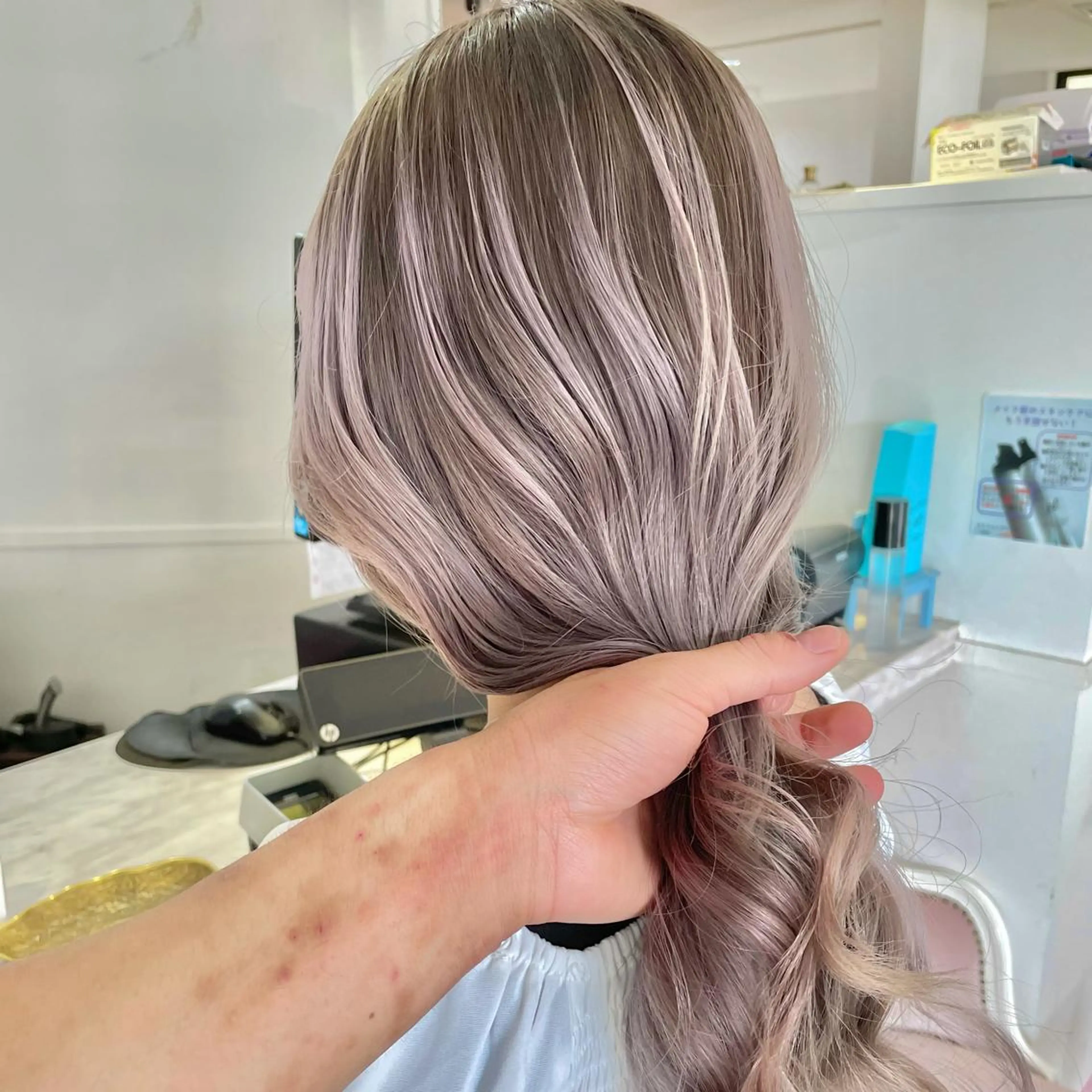 ロング ヘアカラー トリートメント Lit.豊橋 夏目のヘアスタイル