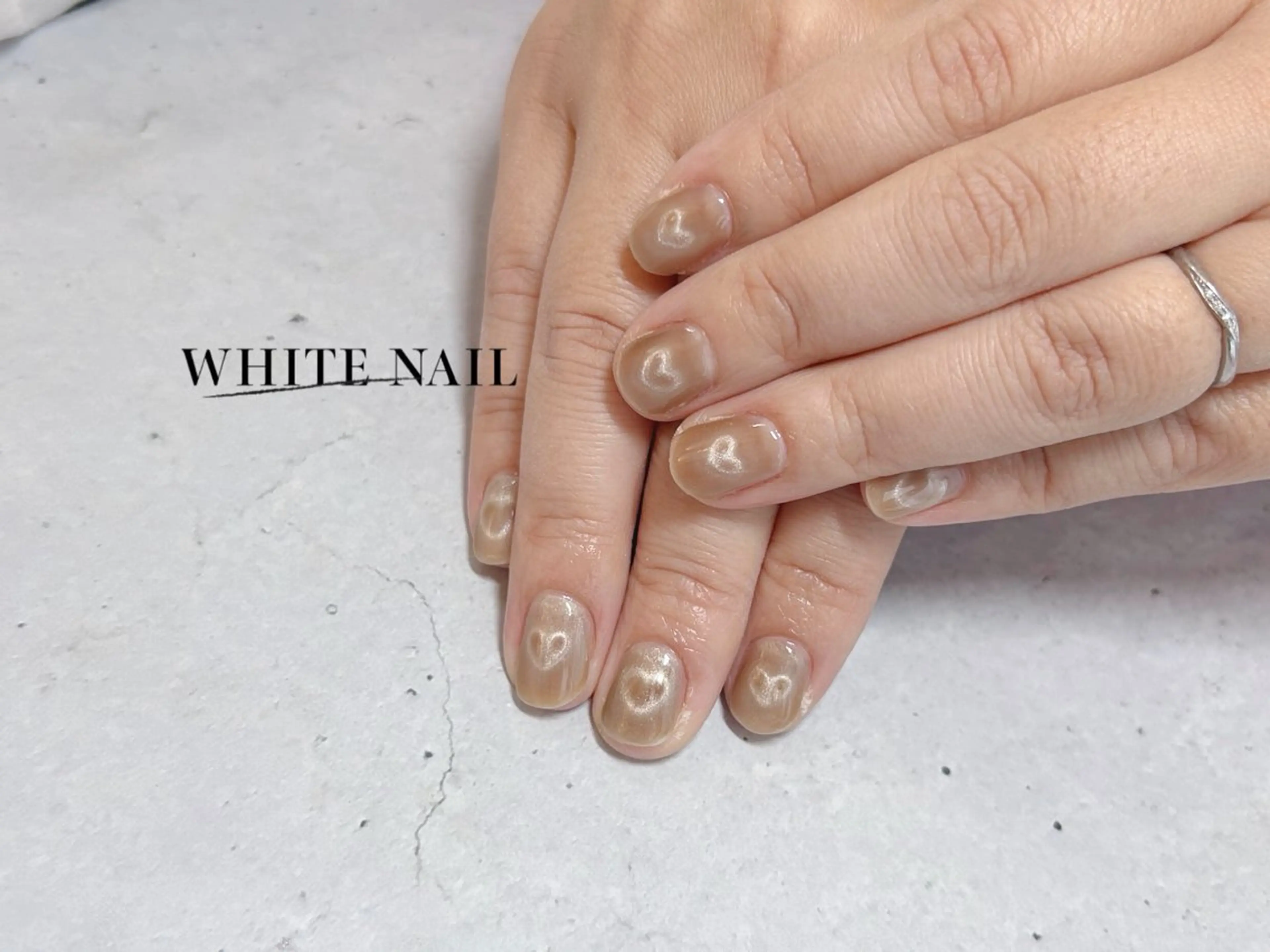 ネイル ハート マグネットネイル ハンドネイル WHITE NAIL ホワイトネイルのネイルデザイン