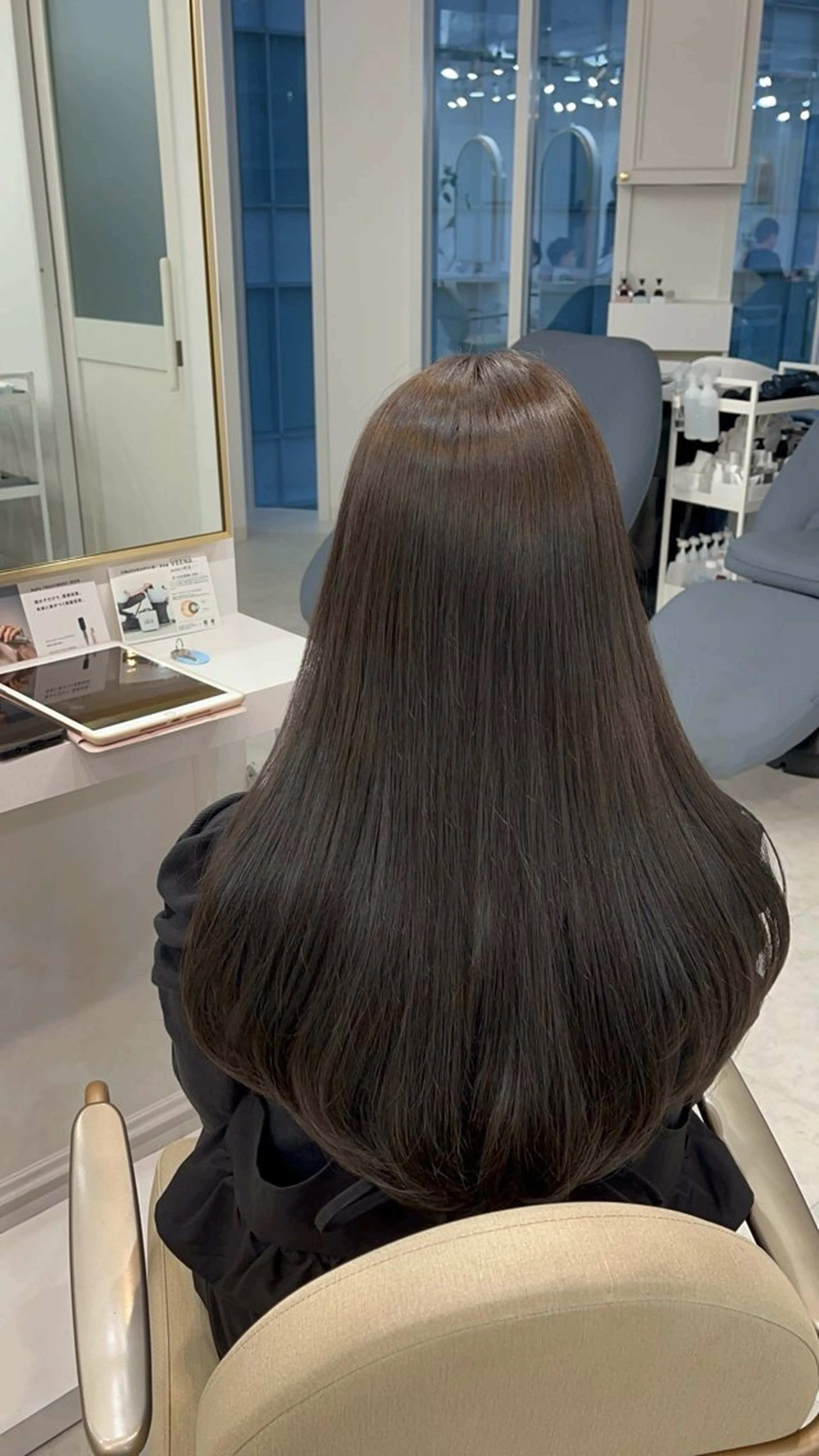 ロング カラー 透明感カラー グレージュ lemiie suzunaのヘアスタイル