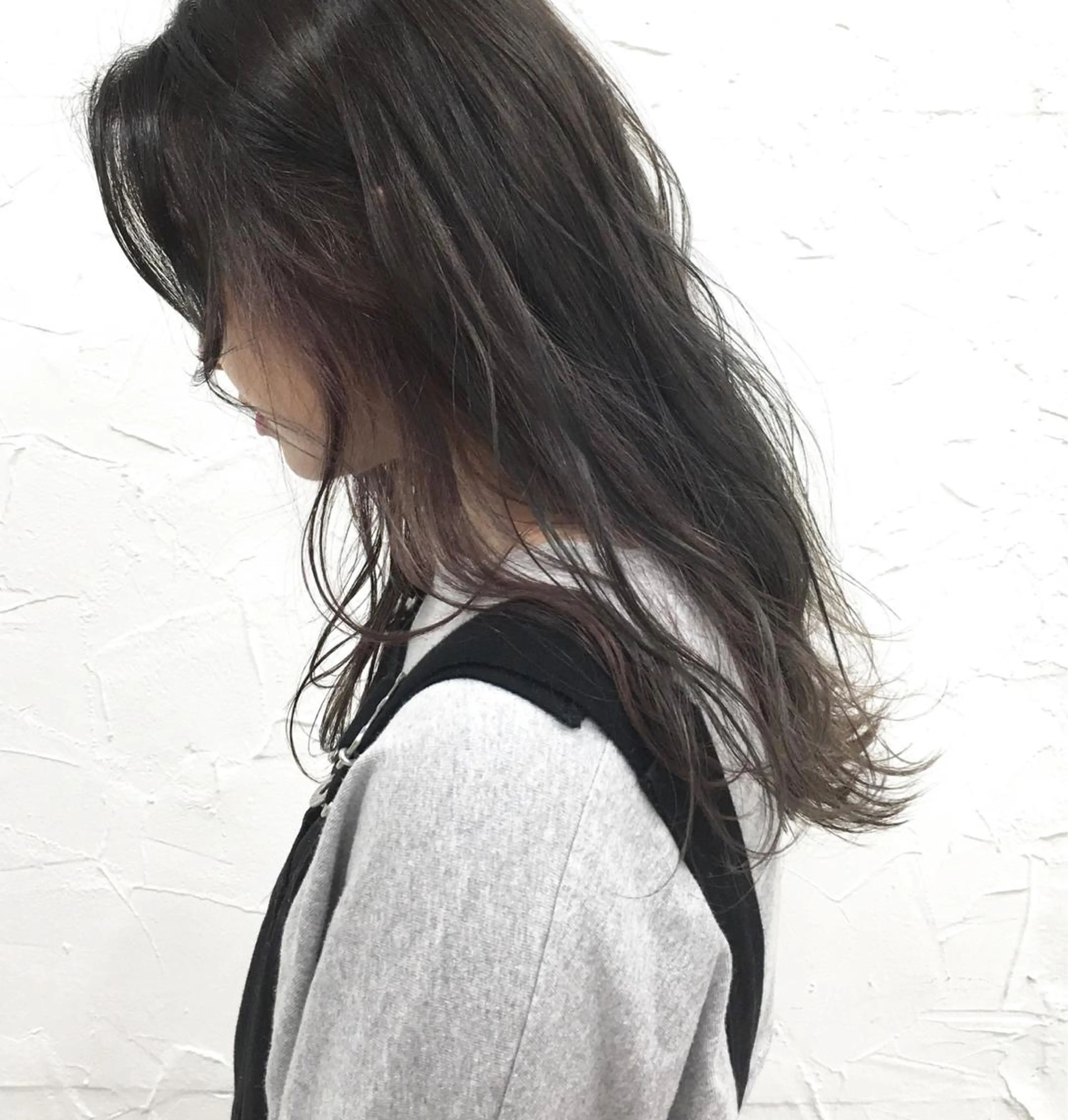 ロング カラー アッシュ アッシュグレー インナーカラー ラベンダーカラー ラベンダーアッシュ 脱！黒髪 ダブルカラー【上野】のヘアスタイル