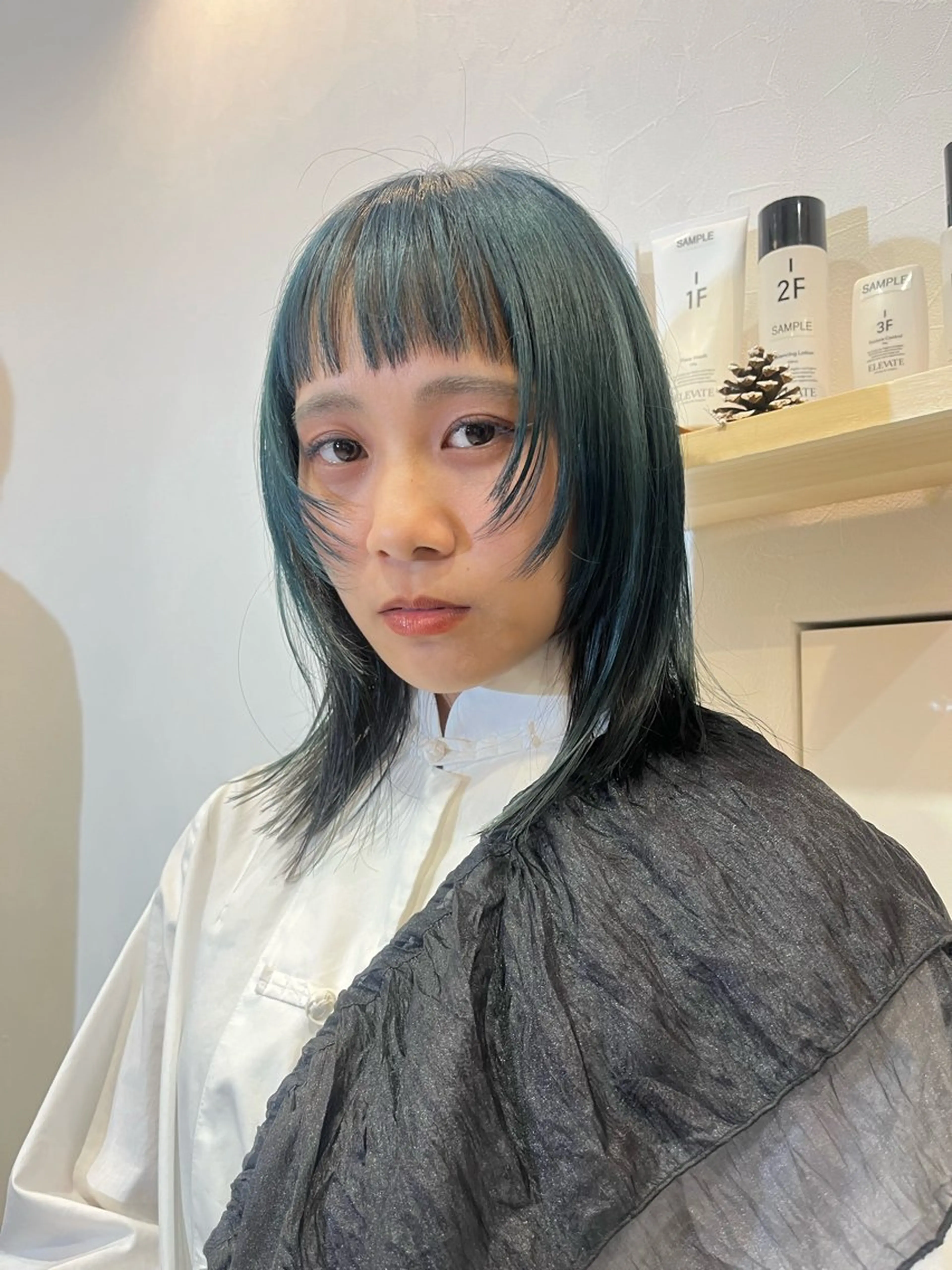 ミディアム 顔周りカット レイヤーカット 小久保 里紗のヘアスタイル