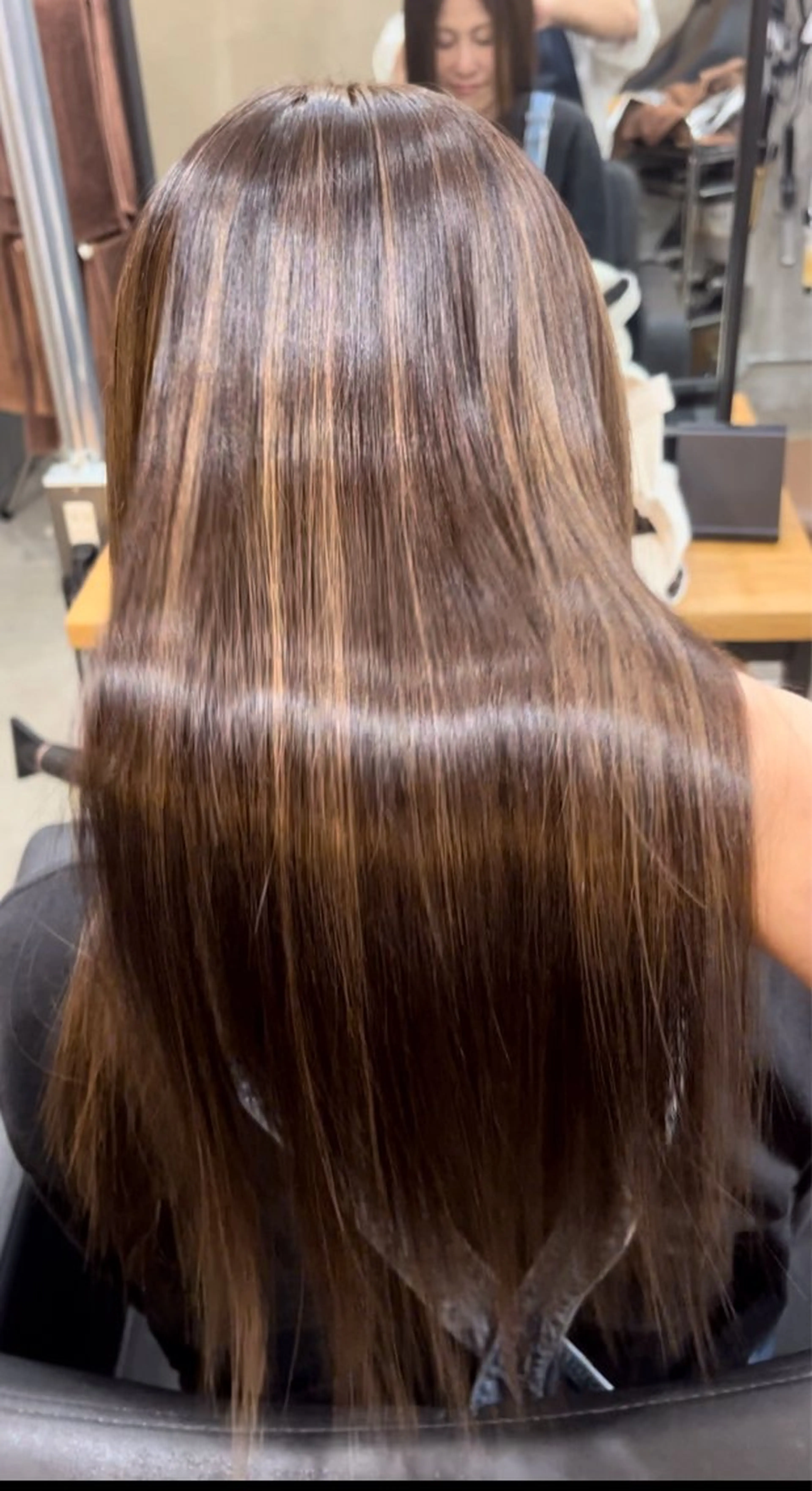 セミロング カラー パーマ 髪質改善 縮毛矯正 カット ヘアカラー 縮毛矯正 とうだだいき レイヤーカットのヘアスタイル