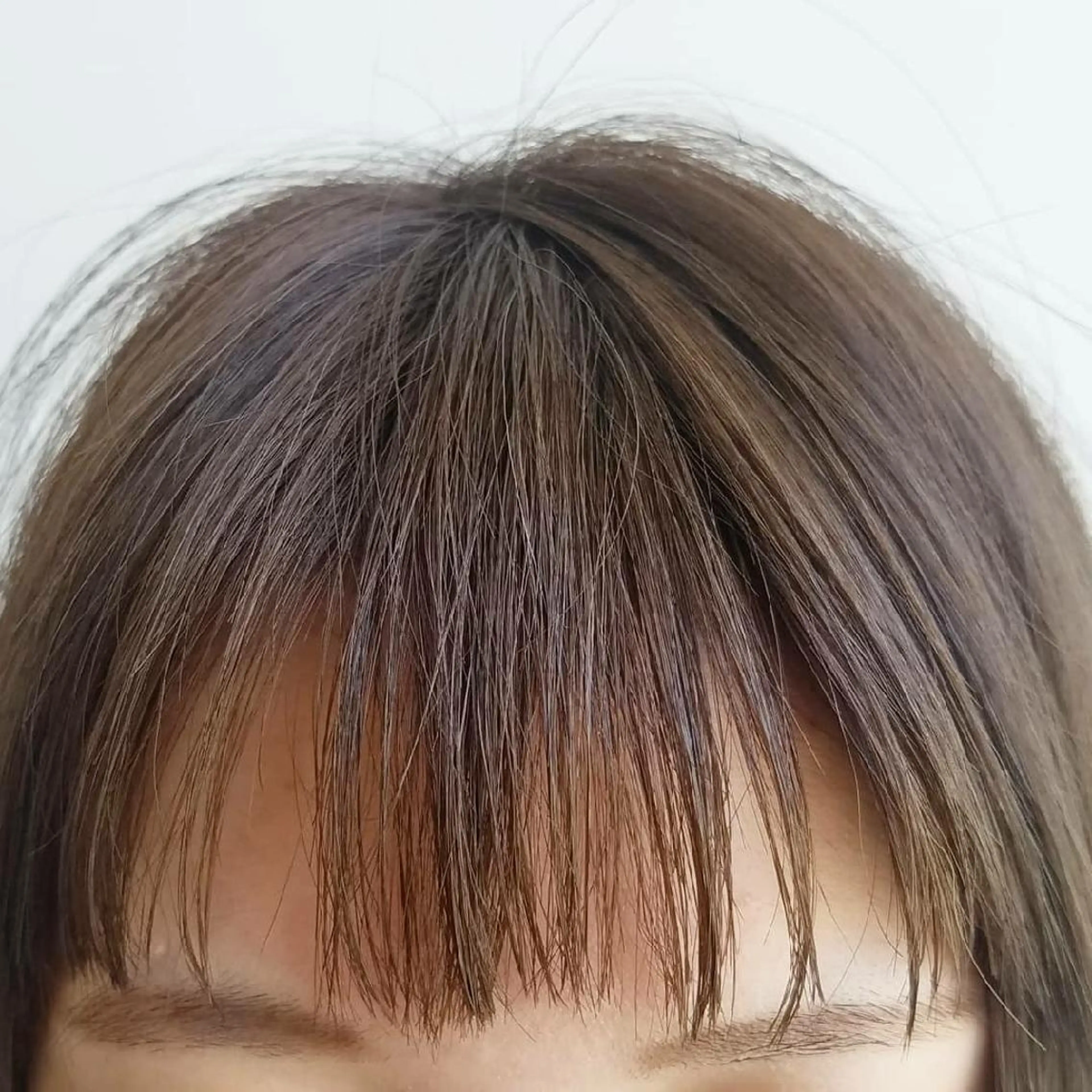 ミディアム マツエク・マツパ パーマ カラー シースルーバング iplus まつげ、眉毛、耳つぼのマツエク・マツパデザイン