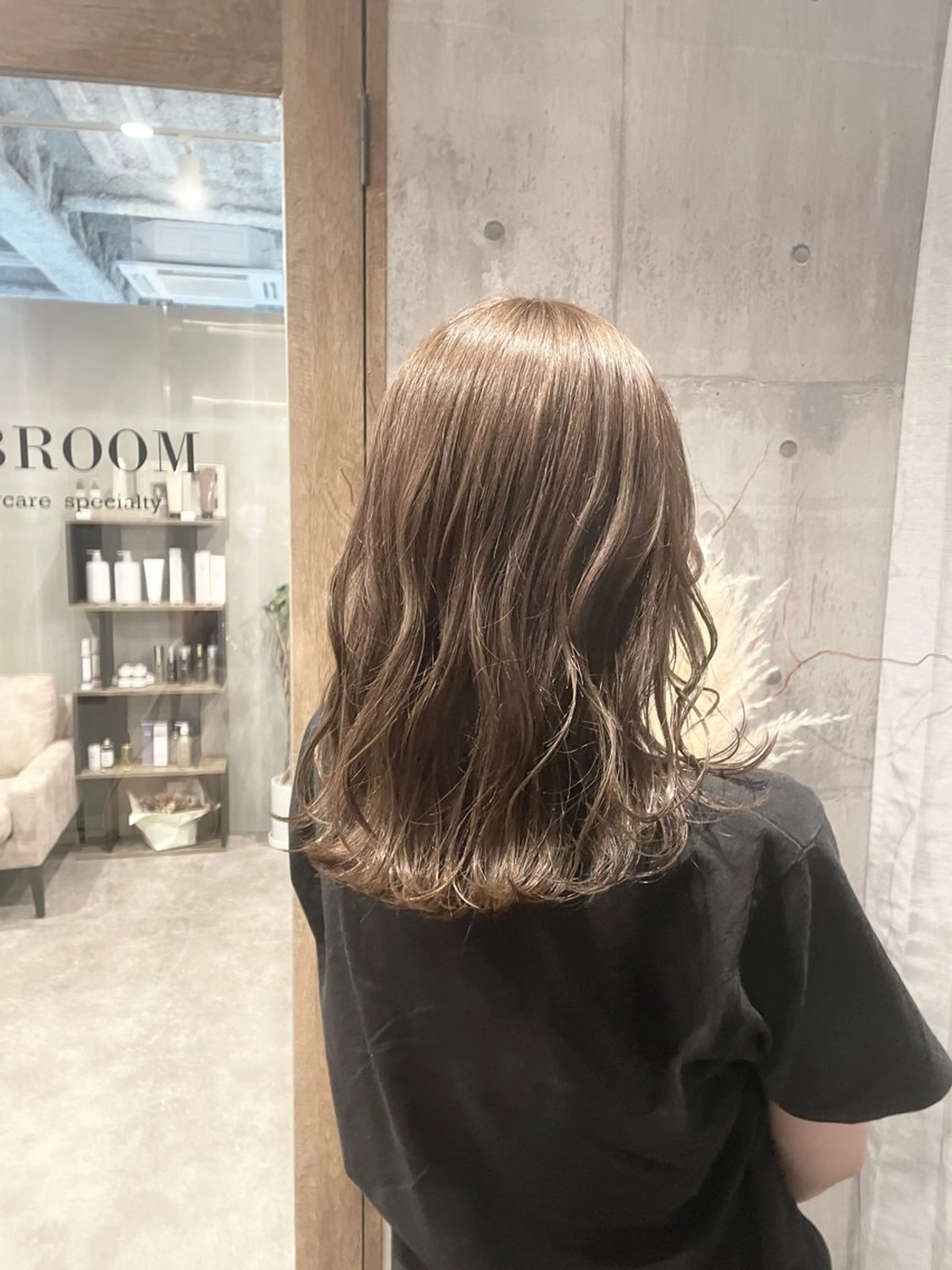 ミディアム カラー ヤマナカ エリカのヘアスタイル