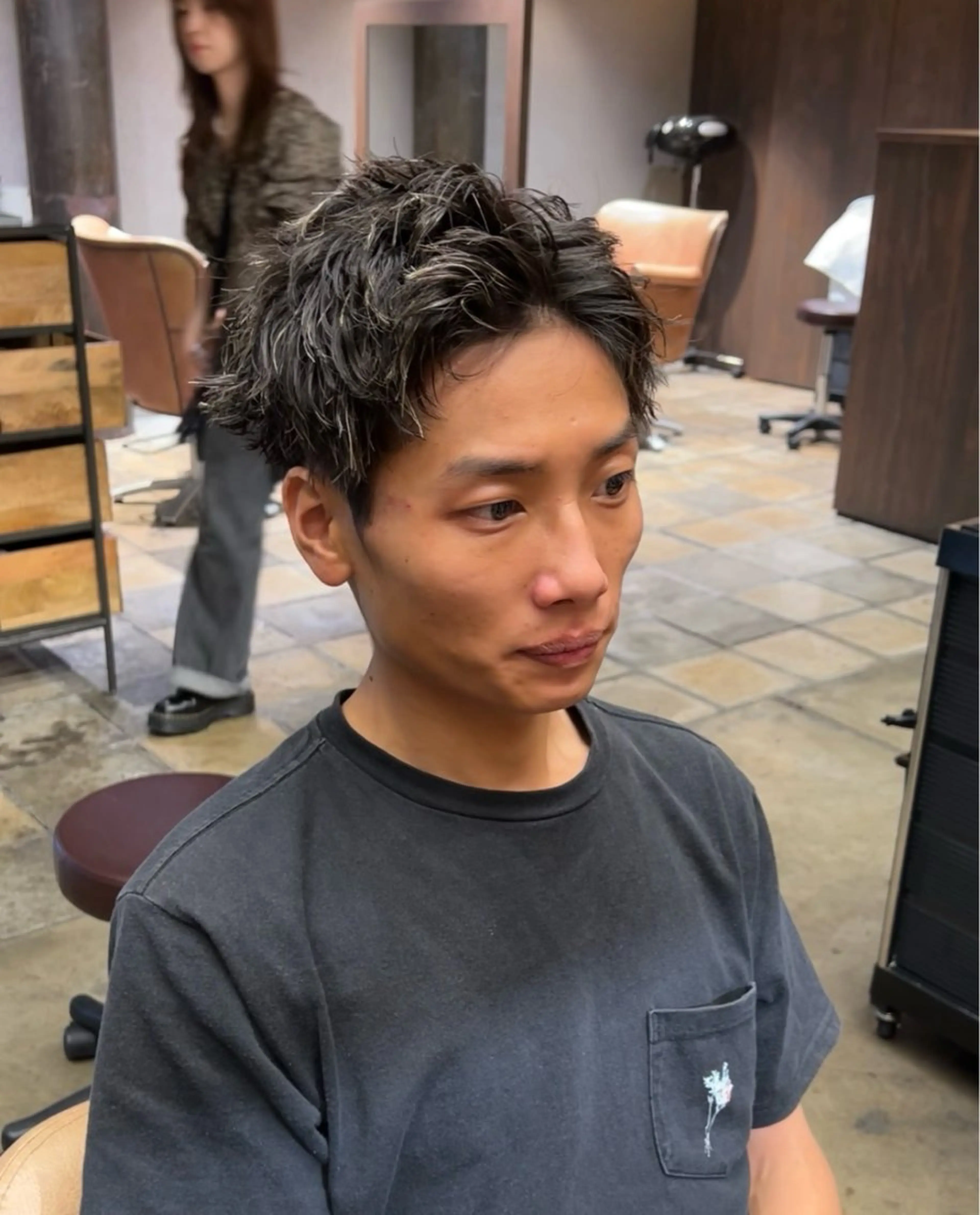 パーマ メンズ メンズパーマ メンズツイストパーマ ツイストパーマ カット パーマ トリートメント 畑中 希望のヘアスタイル