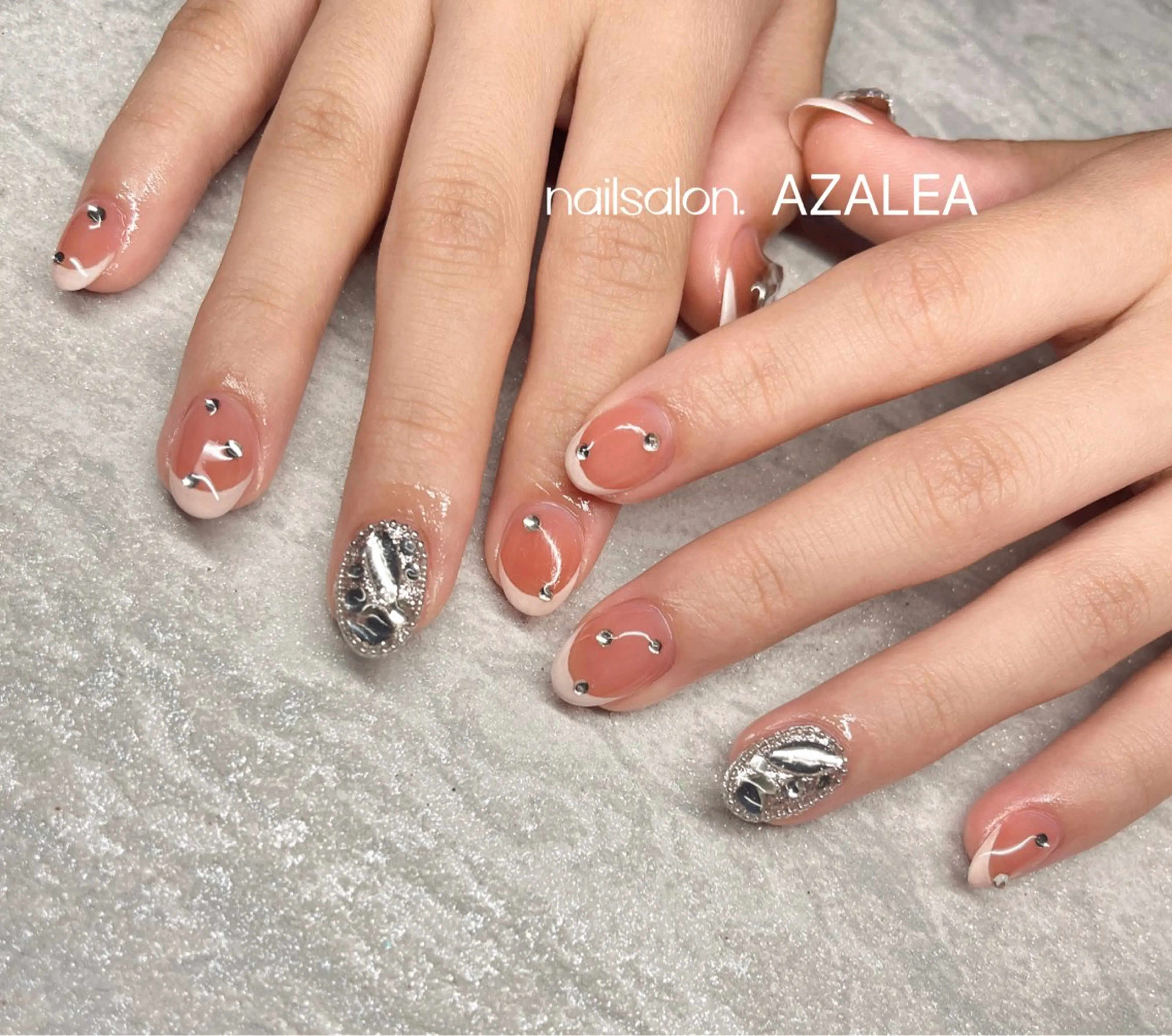 ネイル R inのネイルデザイン