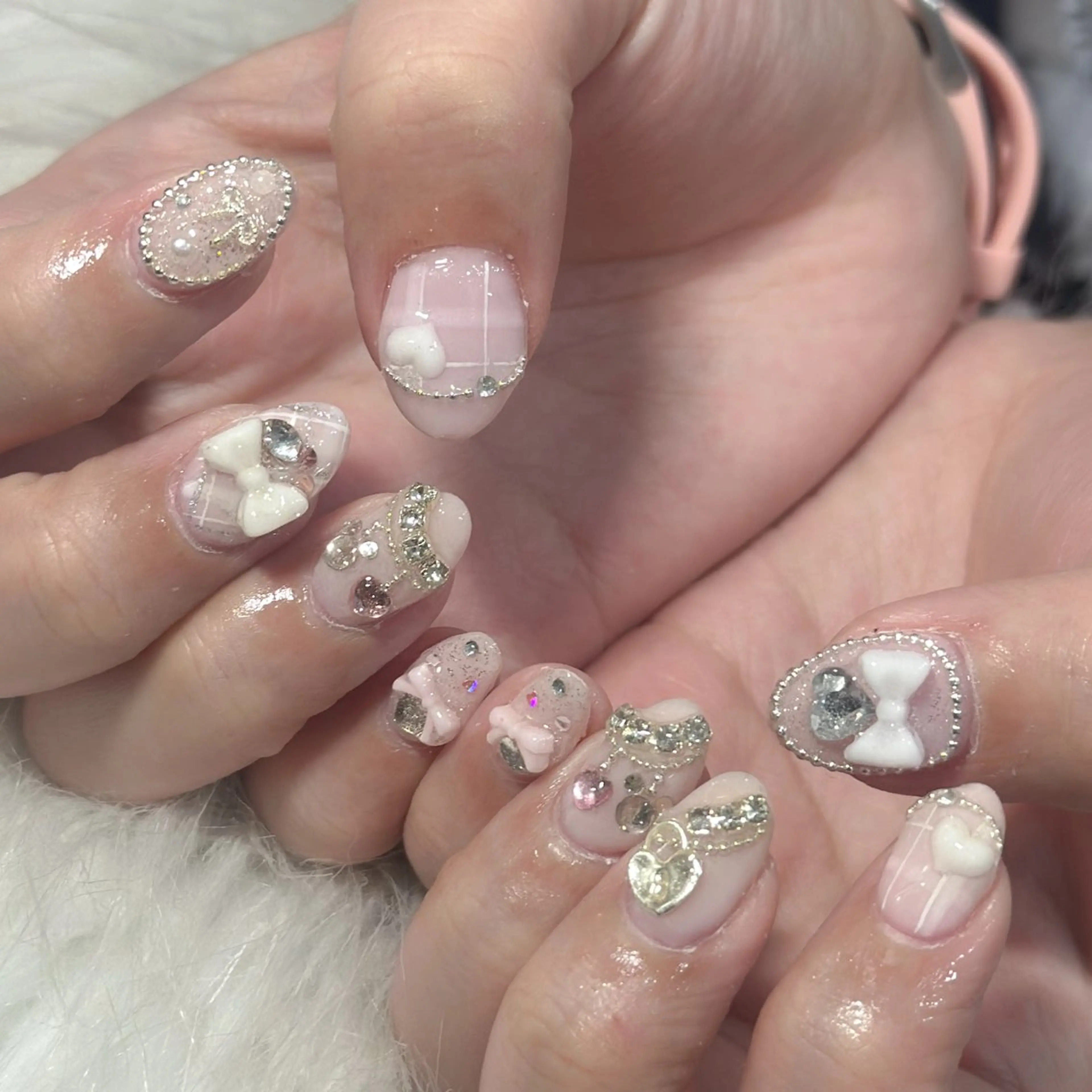 ネイル ハンドネイル フットネイル LAVISH nanamiのネイルデザイン