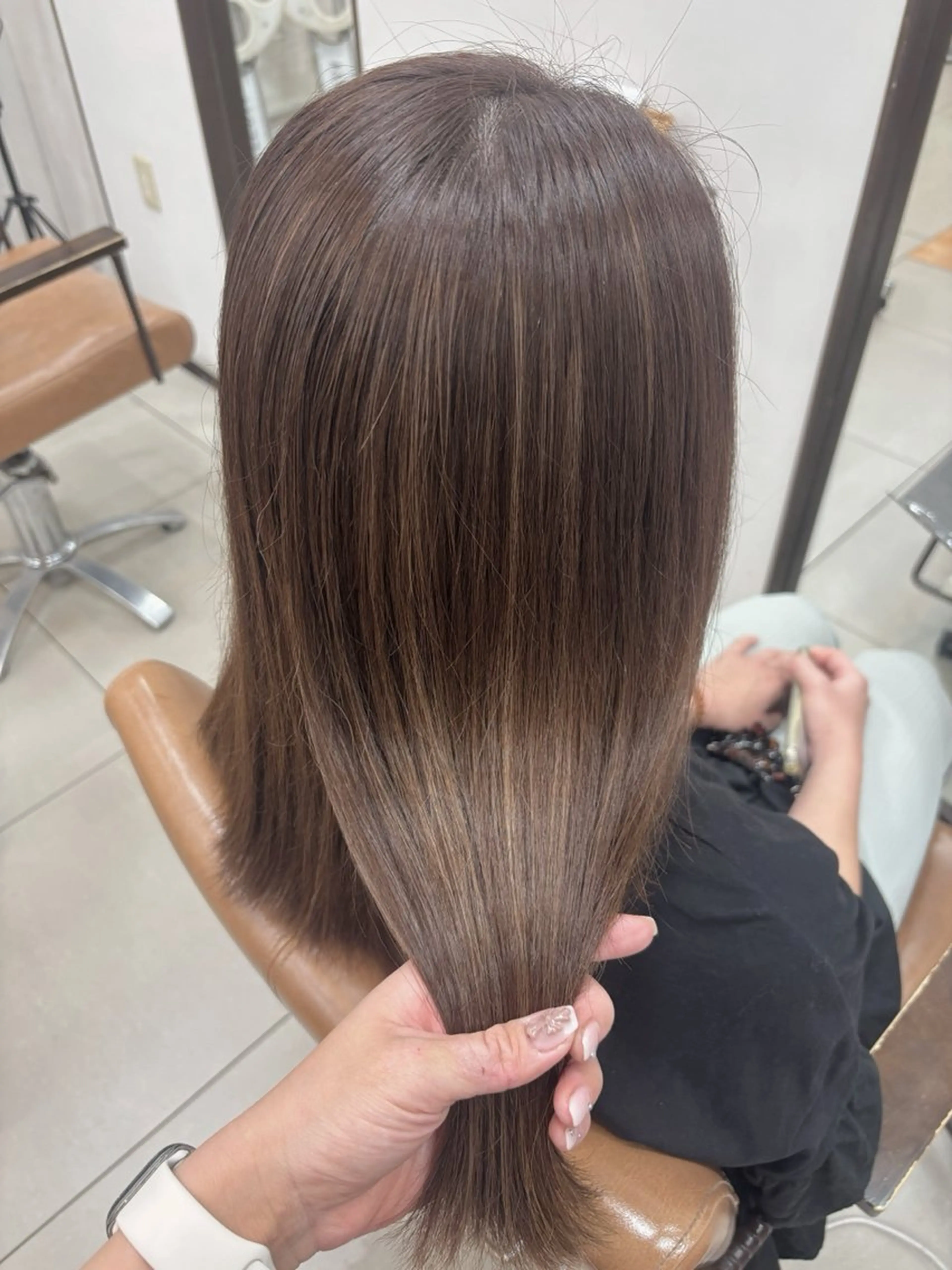 ミディアム カラー ハイライトカラー ハイライト ヘアカラー トリートメント 頭皮×髪質改善 透明感カラー💎中村のヘアスタイル