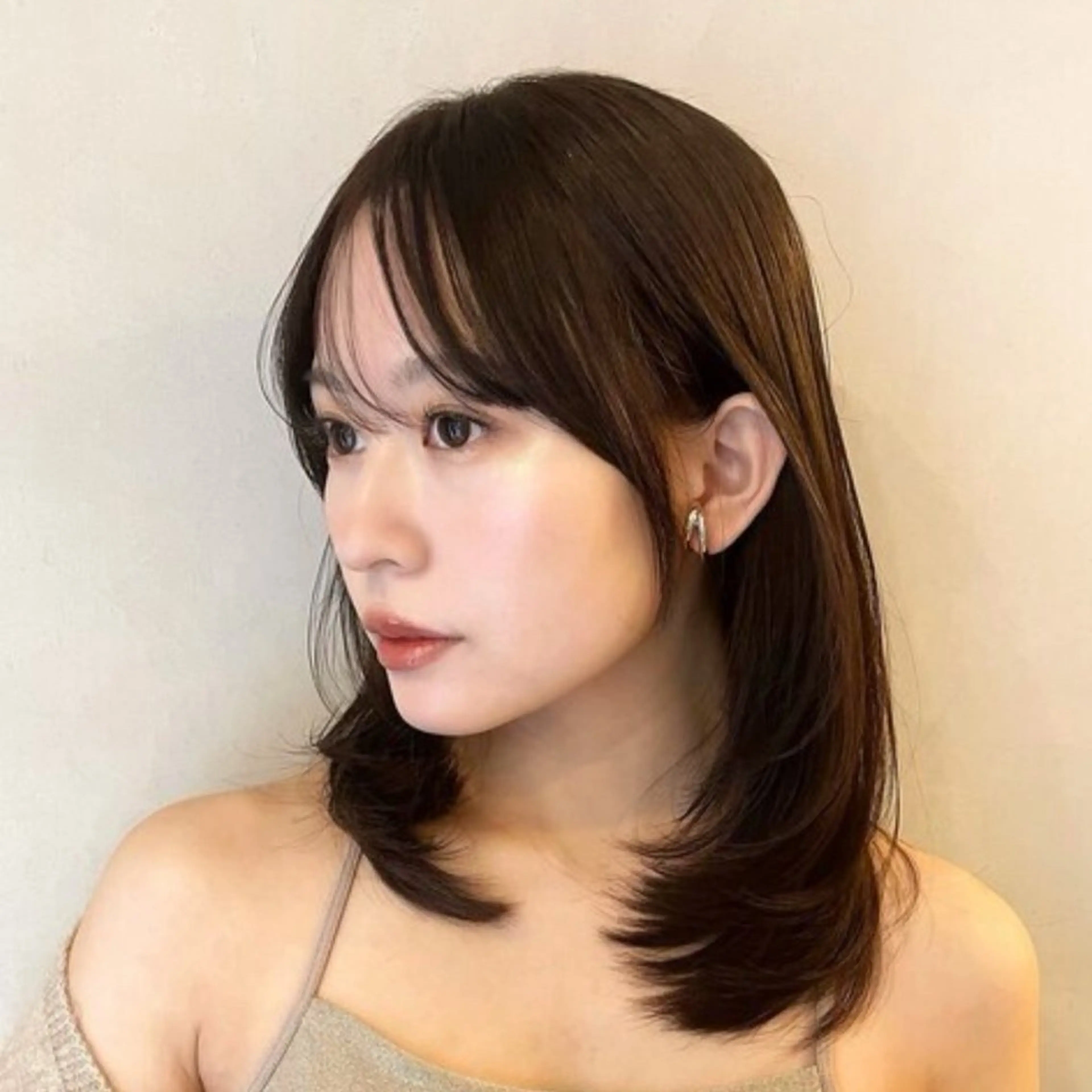 ミディアム レイヤーカット Belle 銀座5丁目店所属・Maki /Jr.スタイリストのヘアスタイル