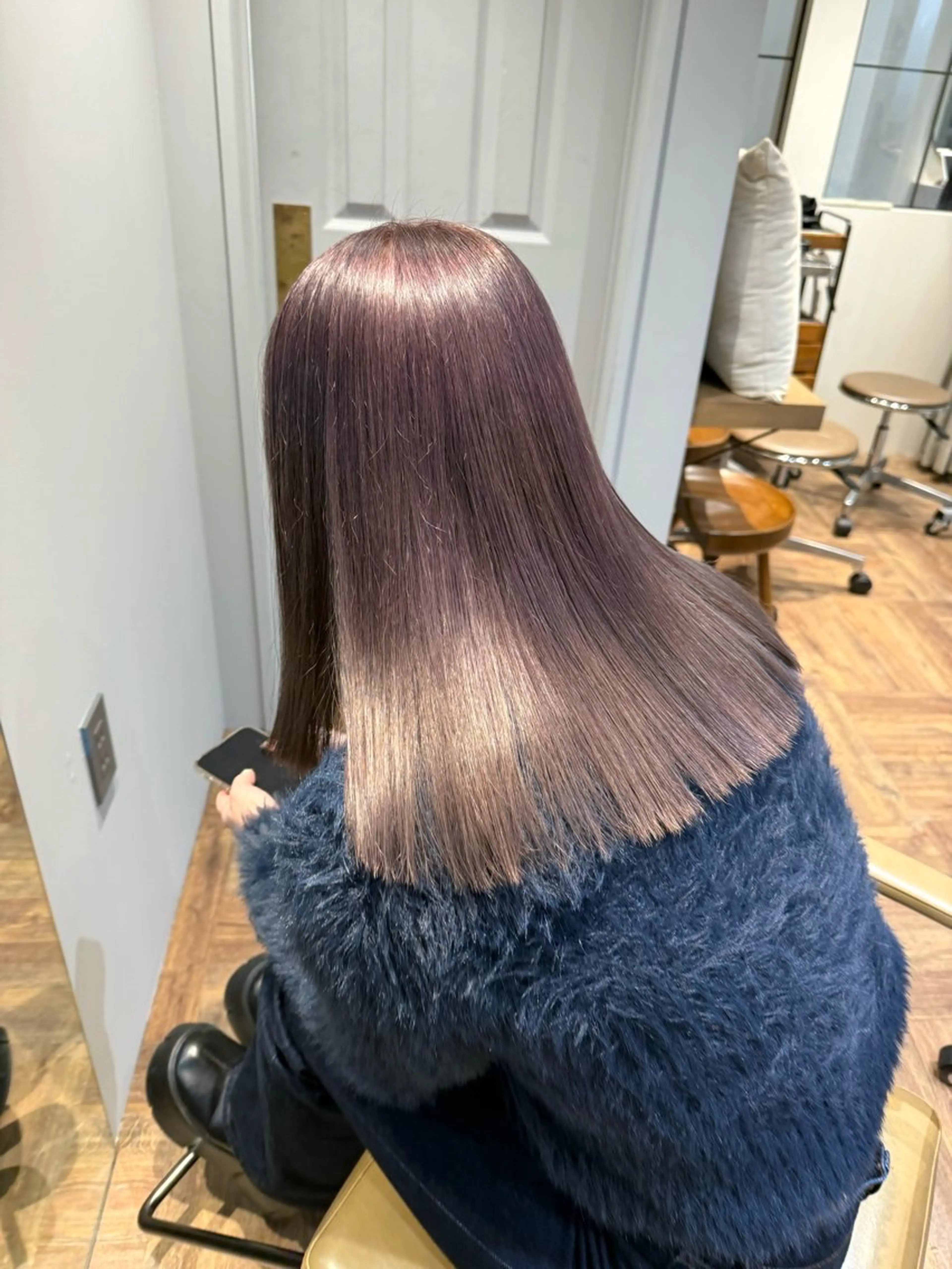 ミディアム カラー ミルクティー× グレージュMOMOのヘアスタイル