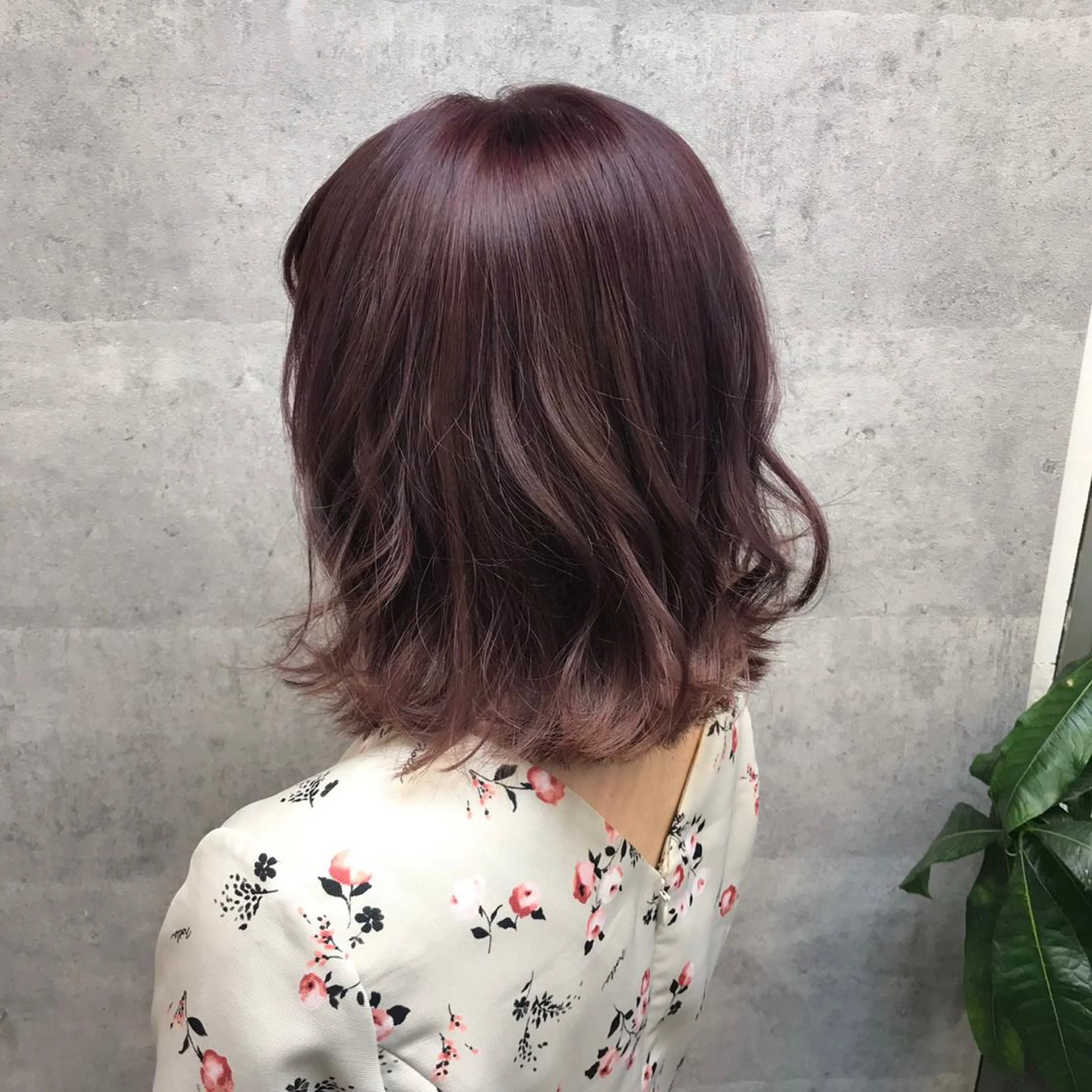 ミディアム カラー ブリーチ ラベンダーカラー ピンクカラー ピンクラベンダー ヘアカラー Chara Chalone所属・今野 美栄のヘアスタイル