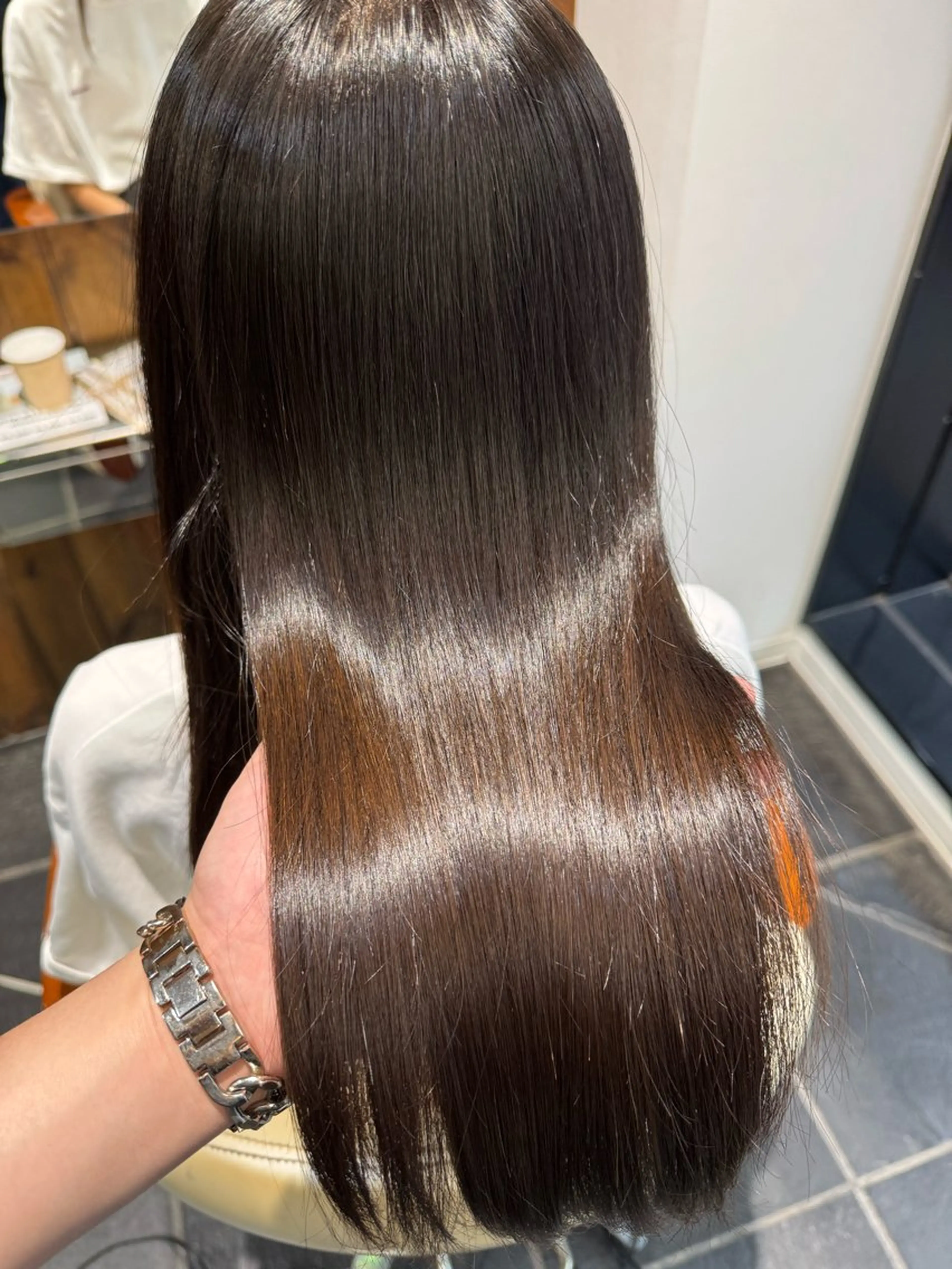 👑カット＋ブリーチなしダブルカラー＋髪質改善トリートメンの写真