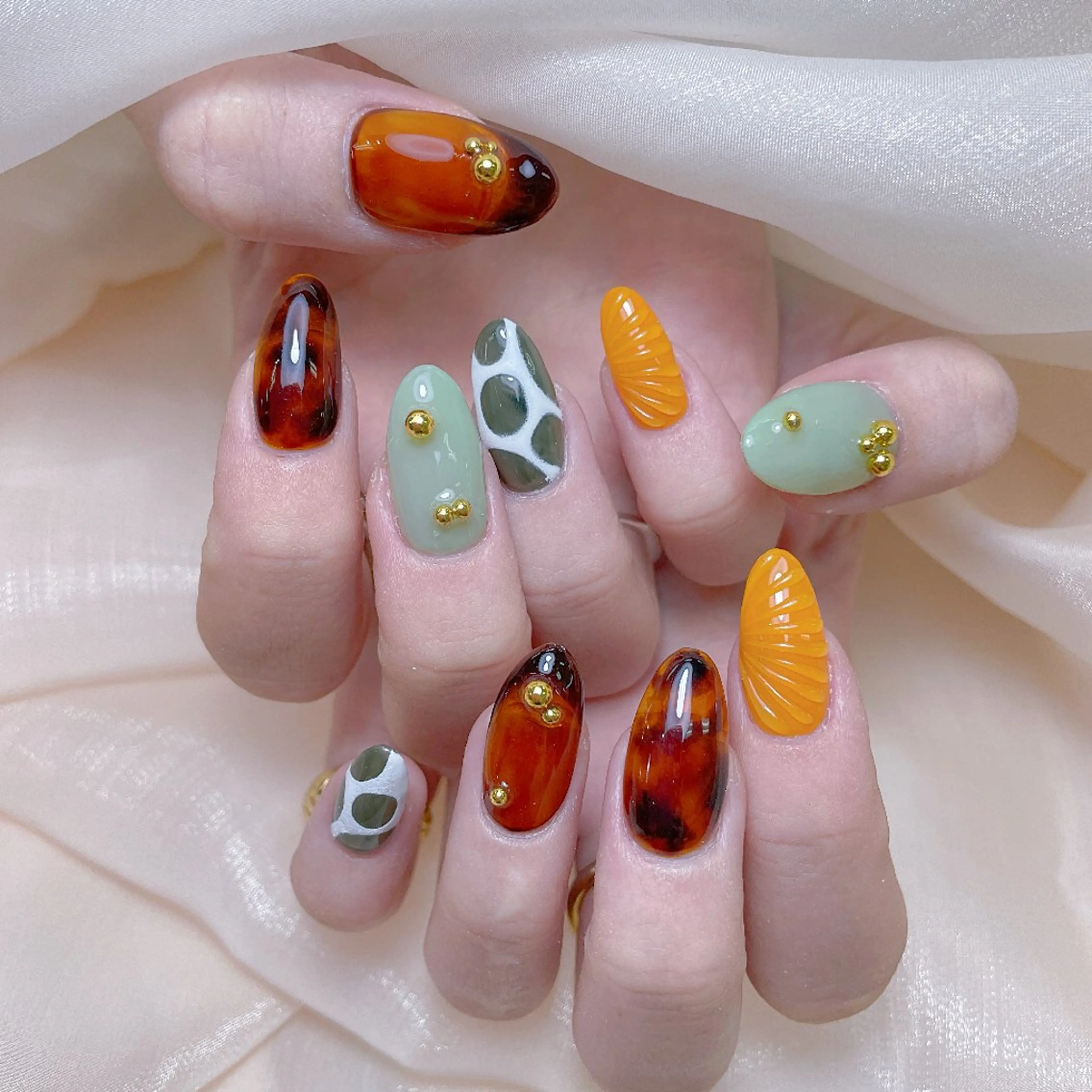 ネイル チークネイル ガーリー キラキラネイル 韓国ネイル リボン NailPrincess所属・princess スカルプ専門店のネイルデザイン