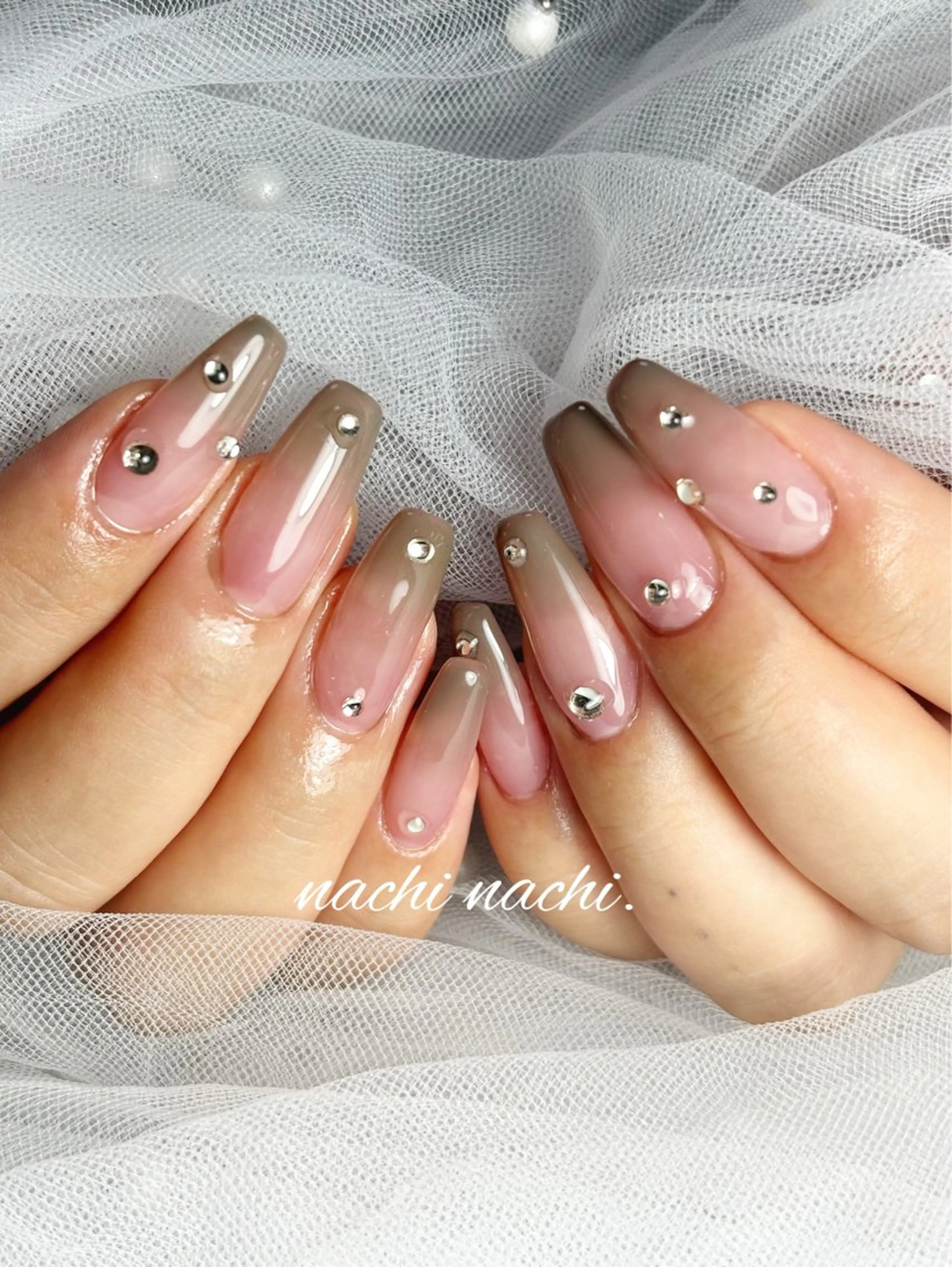 ネイル 長さ出し グラデーション ストーンネイル ハンドネイル なち なちのネイルデザイン