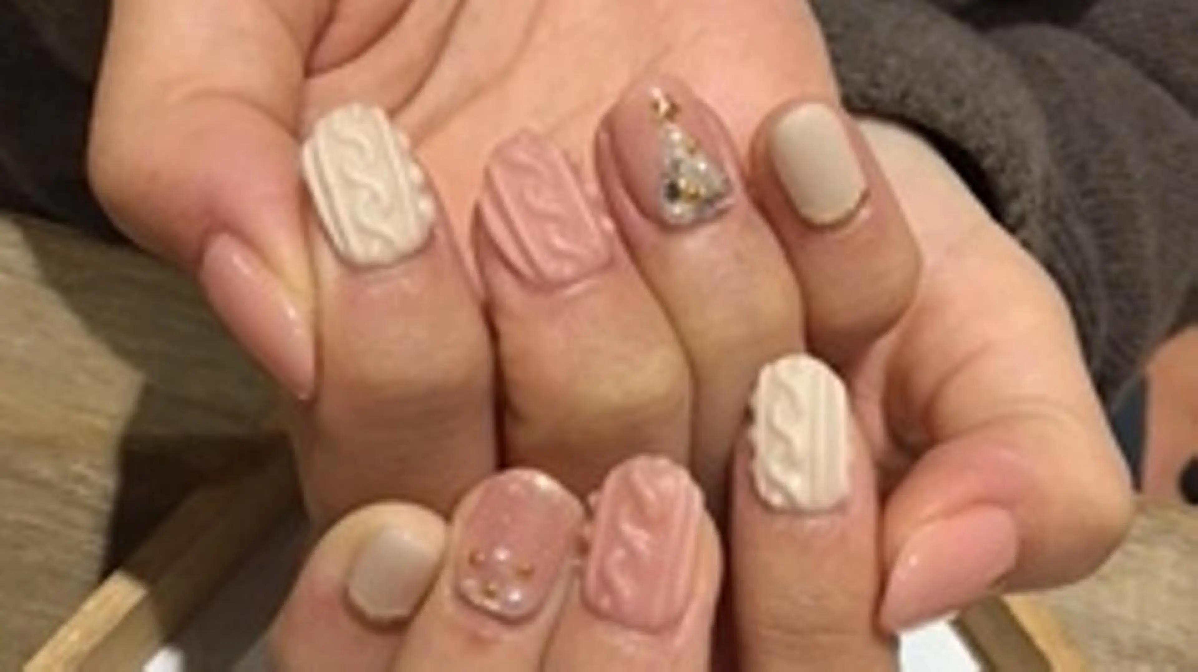 ネイル 持ち込み 八木 香澄のネイルデザイン