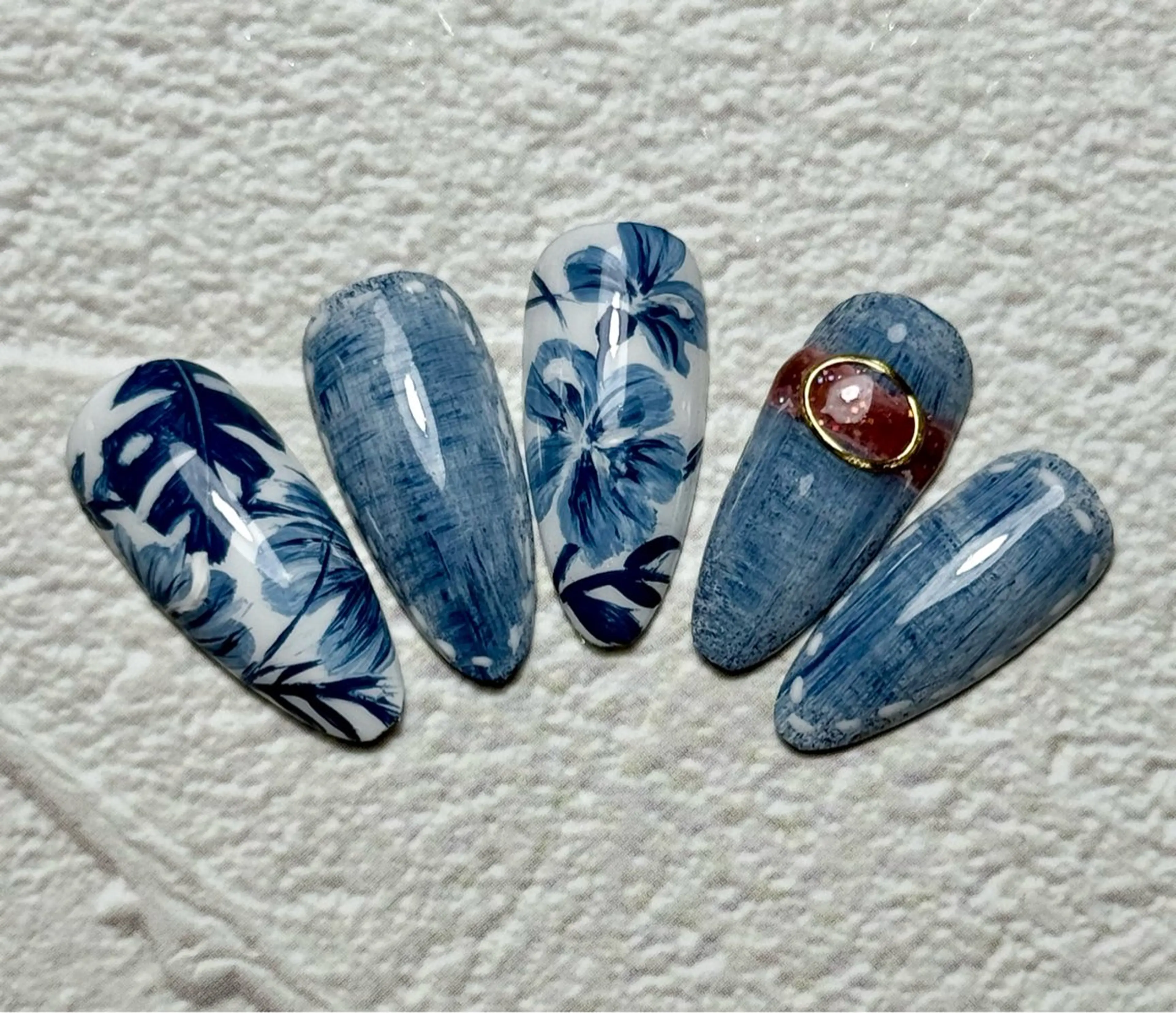 ネイル アートネイル チークネイル フレンチネイル キラキラネイル ミラーネイル M.N_ nailのネイルデザイン