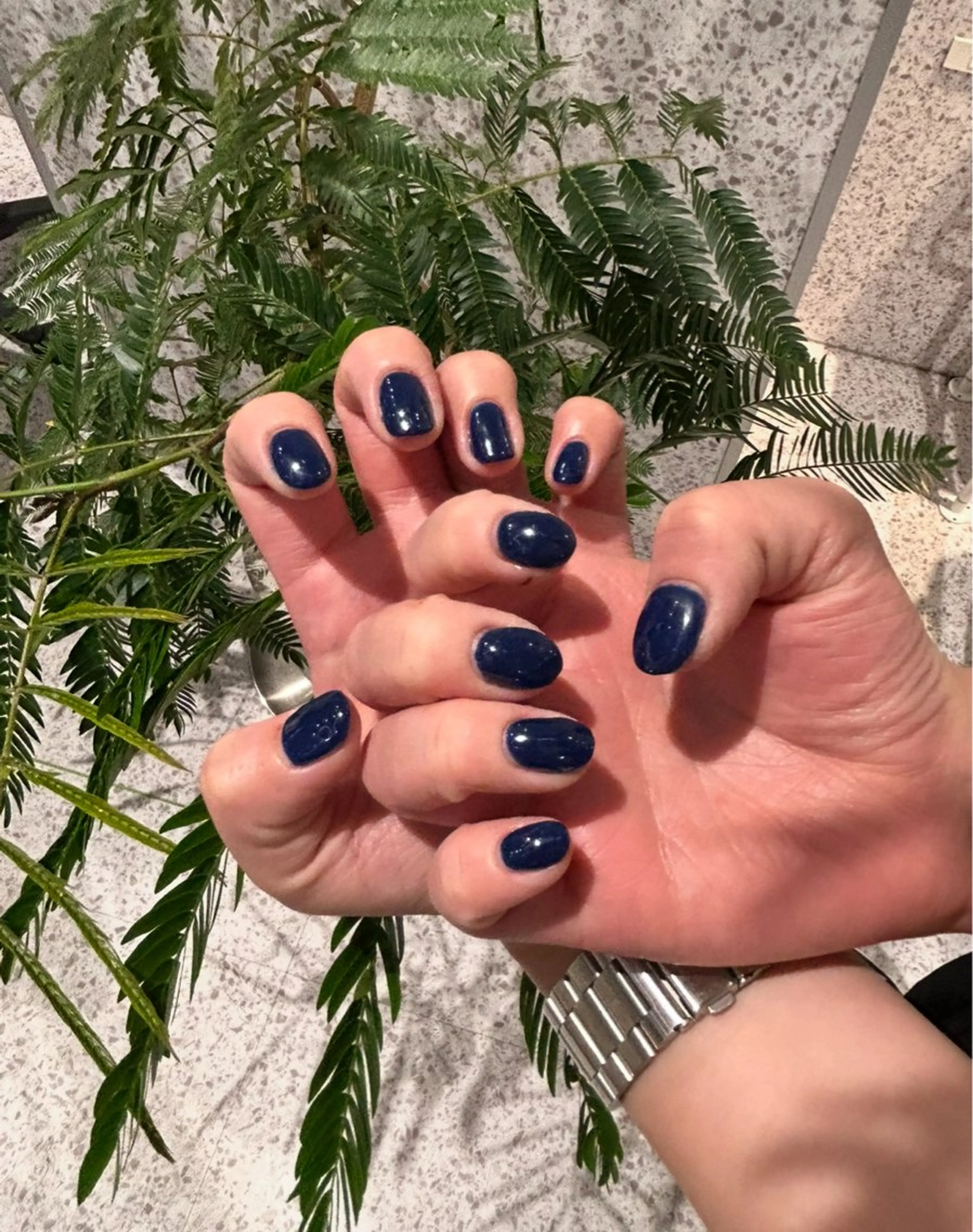 ネイル 艶カラー／ハイトーン ミサキのヘアスタイル