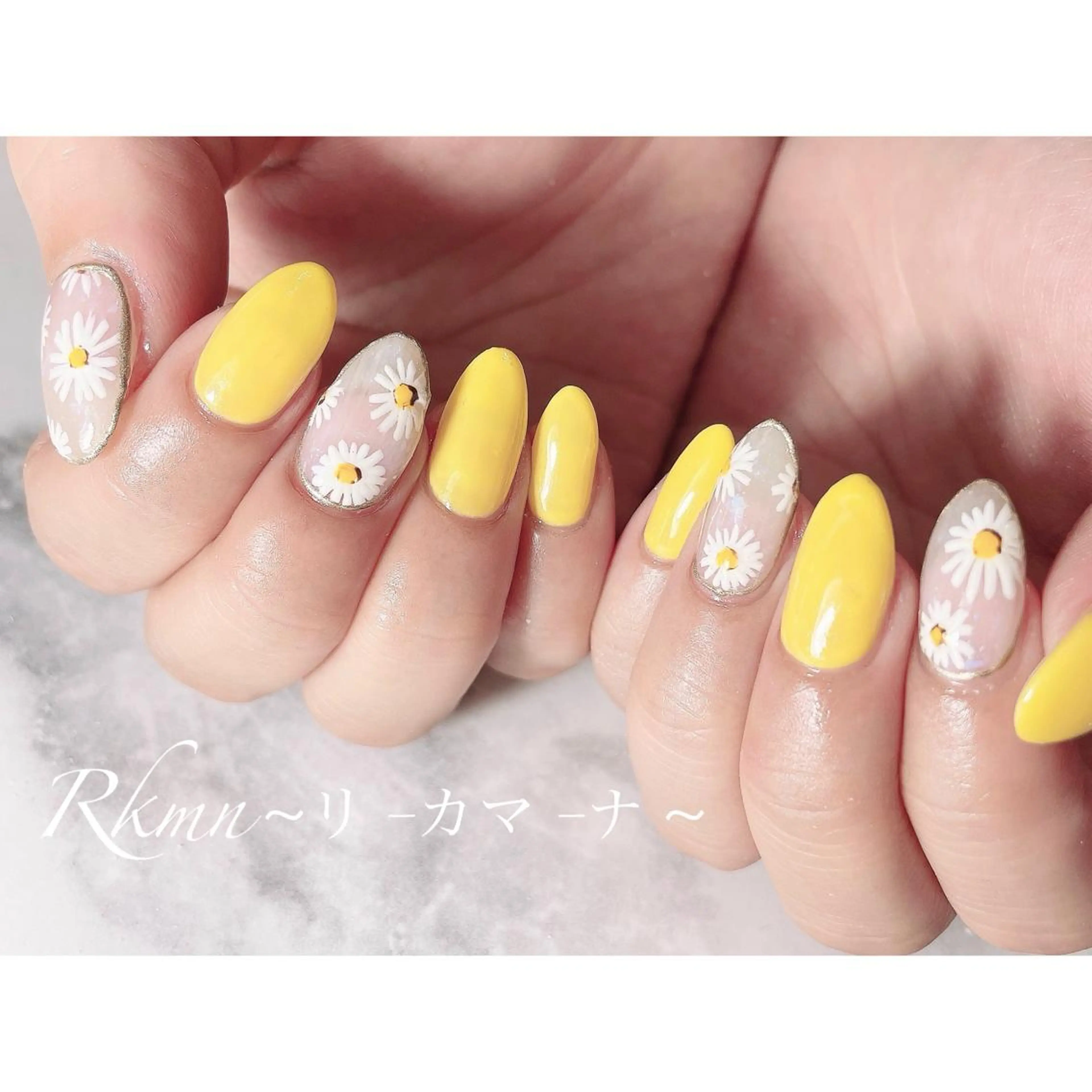 ネイル アートネイル フラワーネイル 春ネイル 黄色 ハンドネイル フットネイル ハンドケア Rkmn ~リ-カマ-ナ~のネイルデザイン