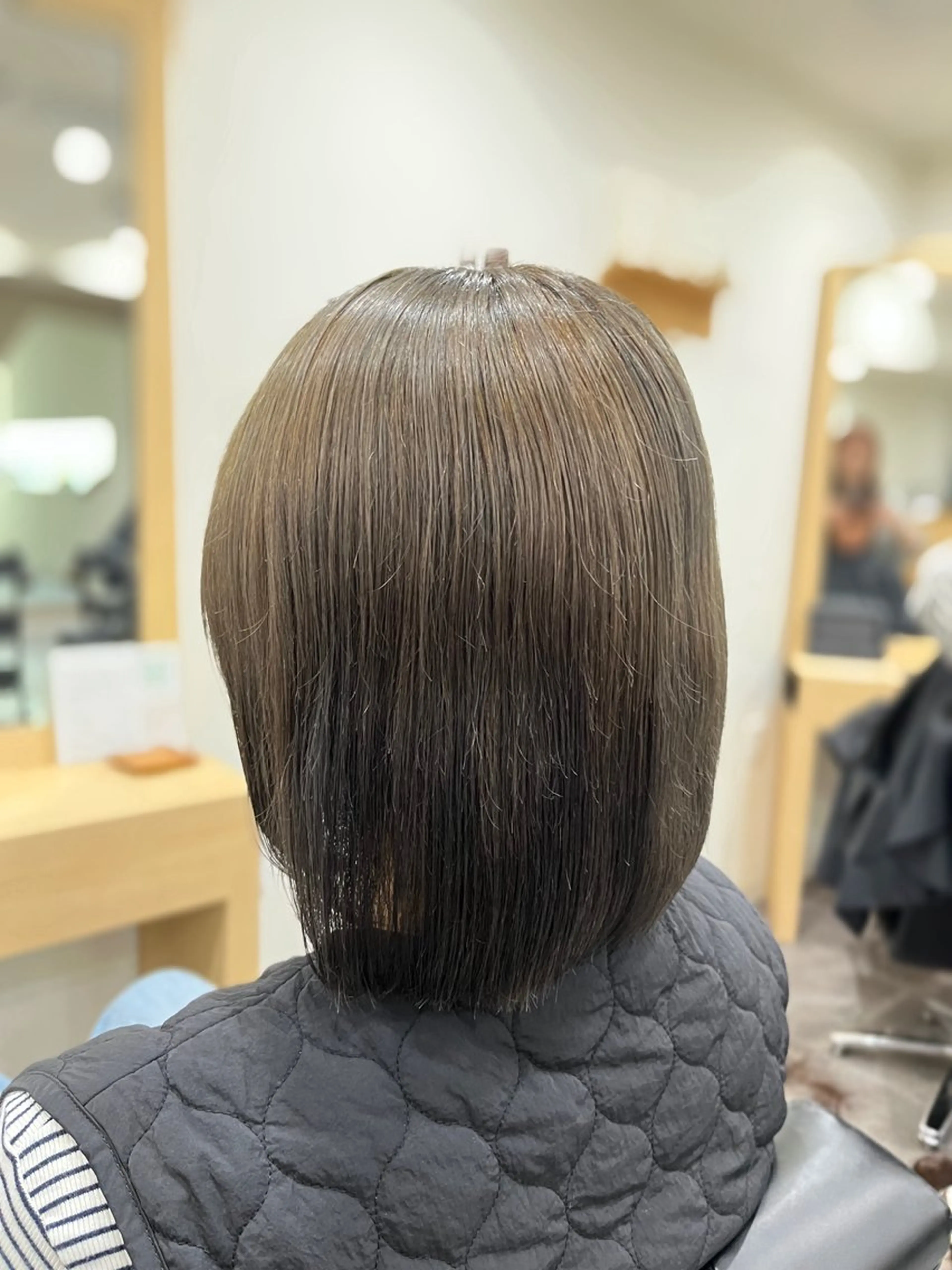 ミディアム カラー ブリーチ 透明感カラー グレージュ オリーブグレージュ オリーブグレー カット ヘアカラー トリートメント (kakko) ayumiのヘアスタイル