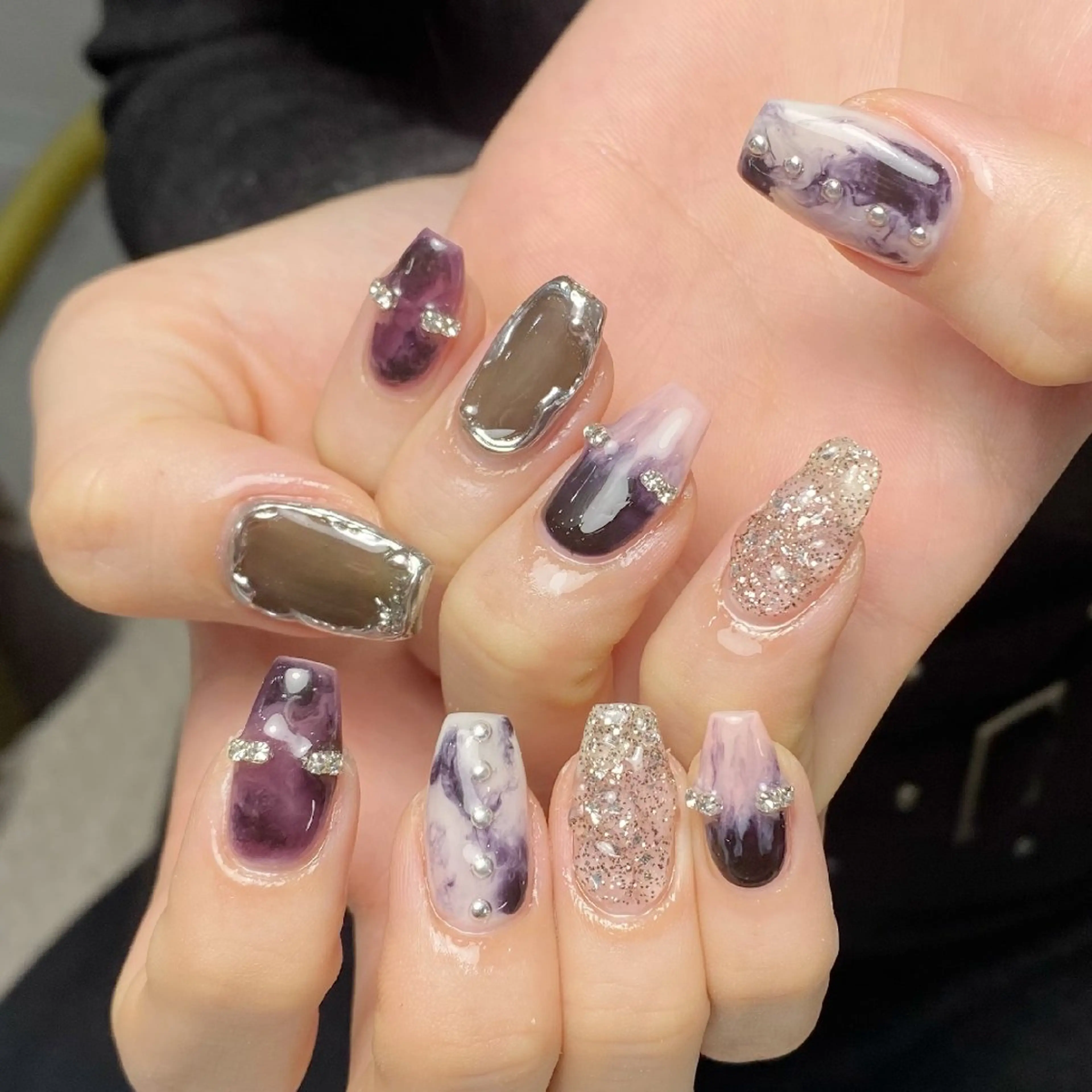 ネイル チークネイル フレンチネイル ジェルネイル ガーリー キラキラネイル ハンドネイル UM Nail Salonのネイルデザイン