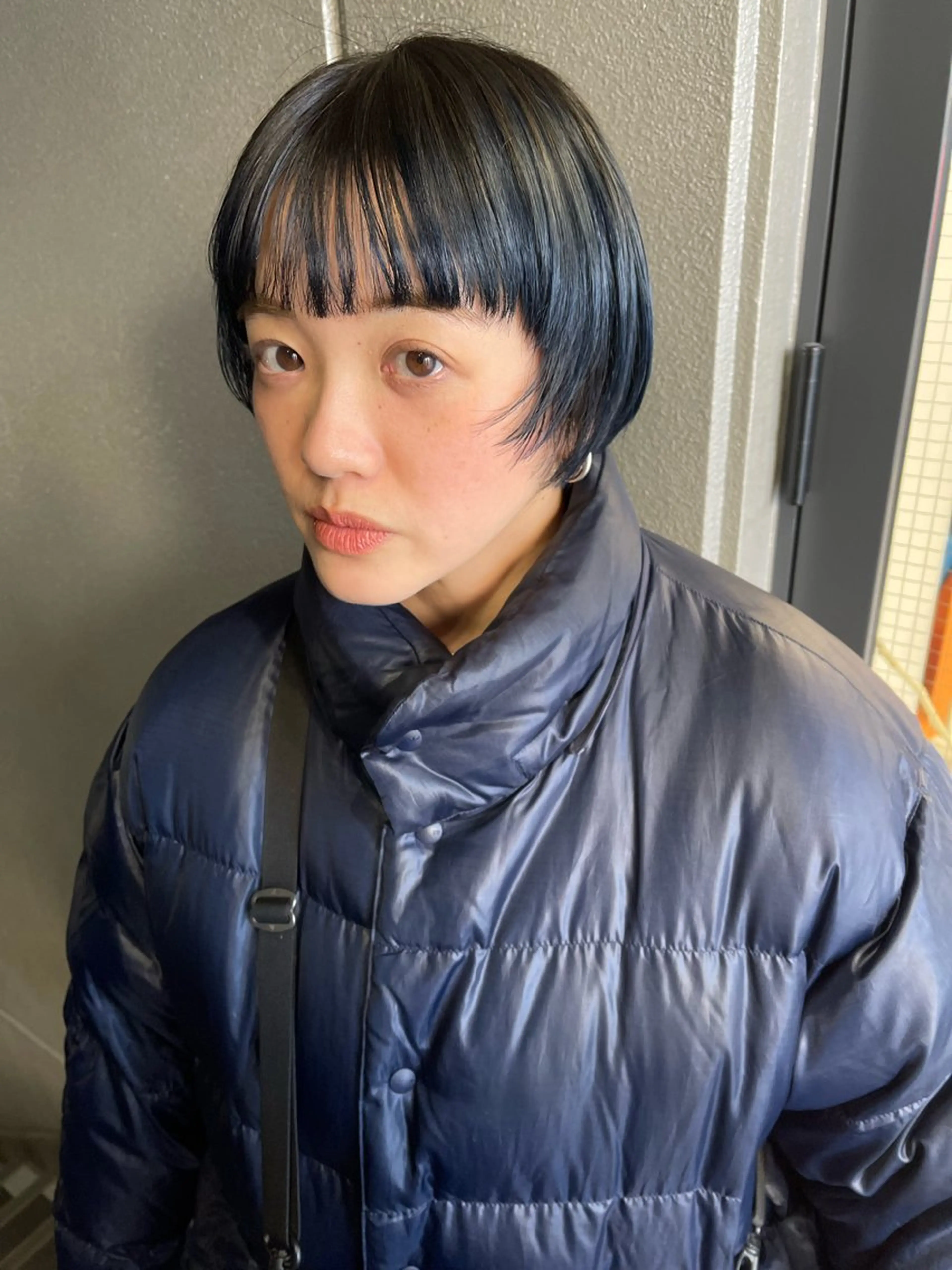 ショート カラー カット ヘアカラー トリートメント 💓パーマ，💗 レイヤーカットのヘアスタイル