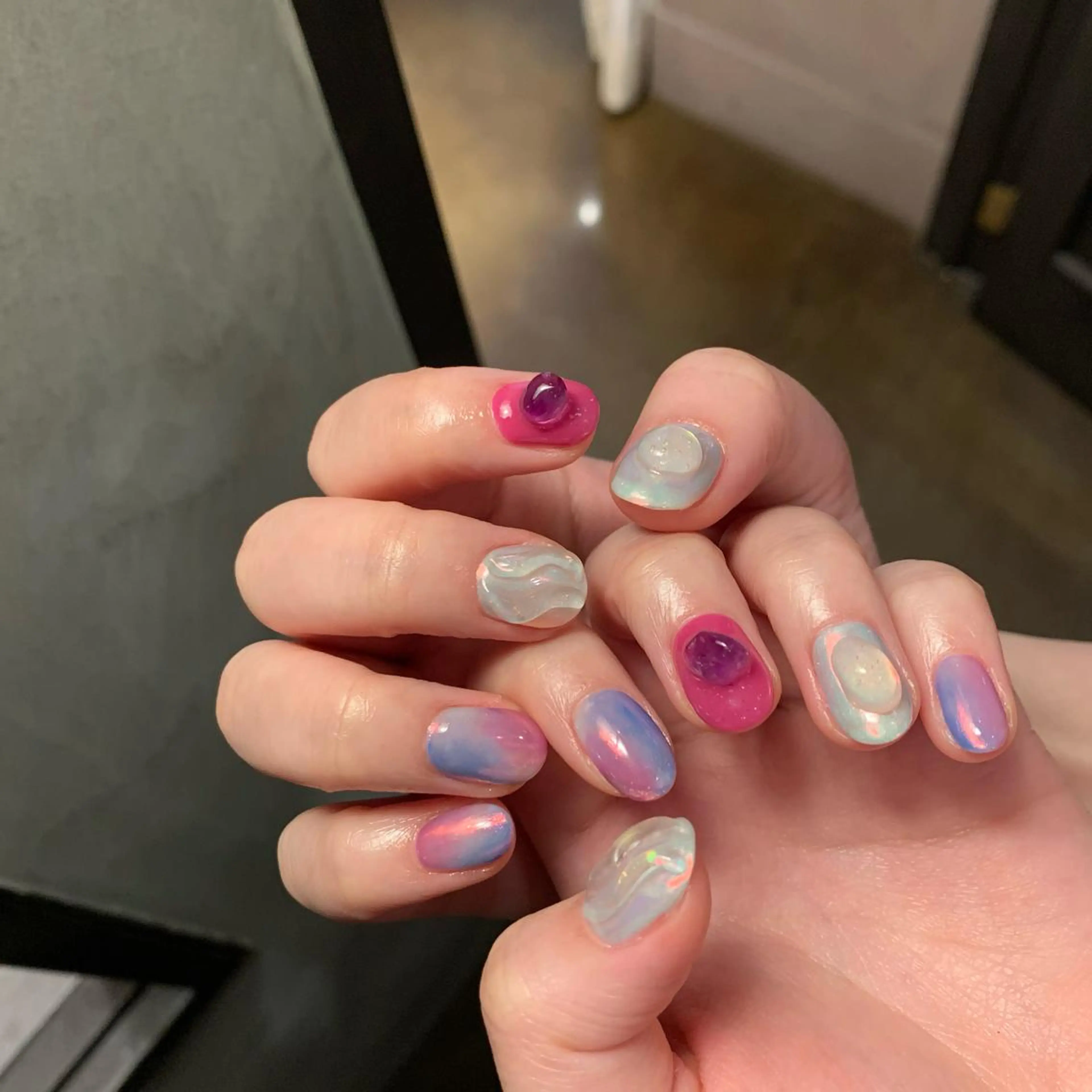 ネイル オーロラネイル ぷっくりネイル Cachette miyukiのネイルデザイン