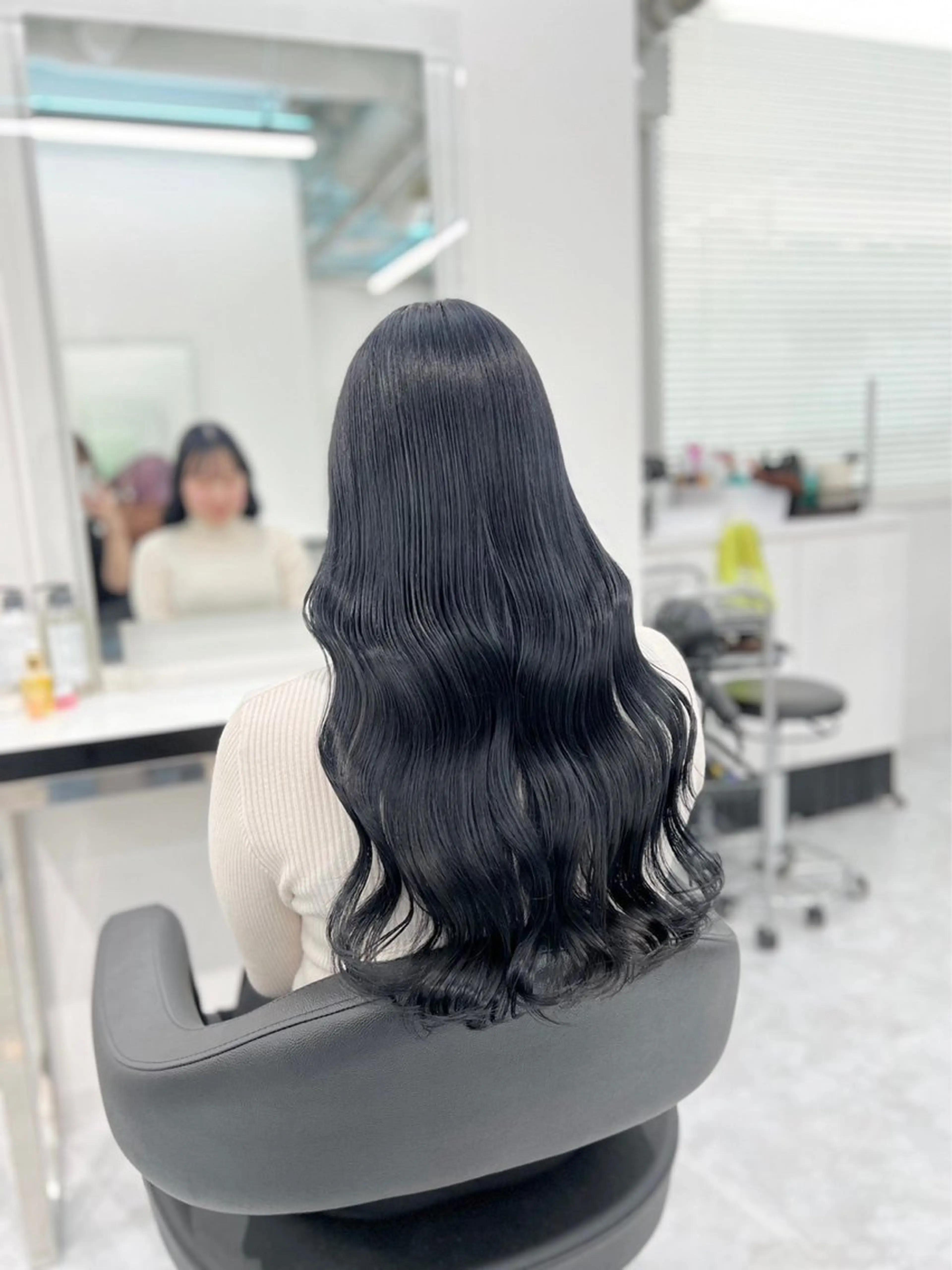 ロング カラー パーマ ヘアアレンジ 透明感ブリーチカラー 🌈TOMOHIROのヘアスタイル