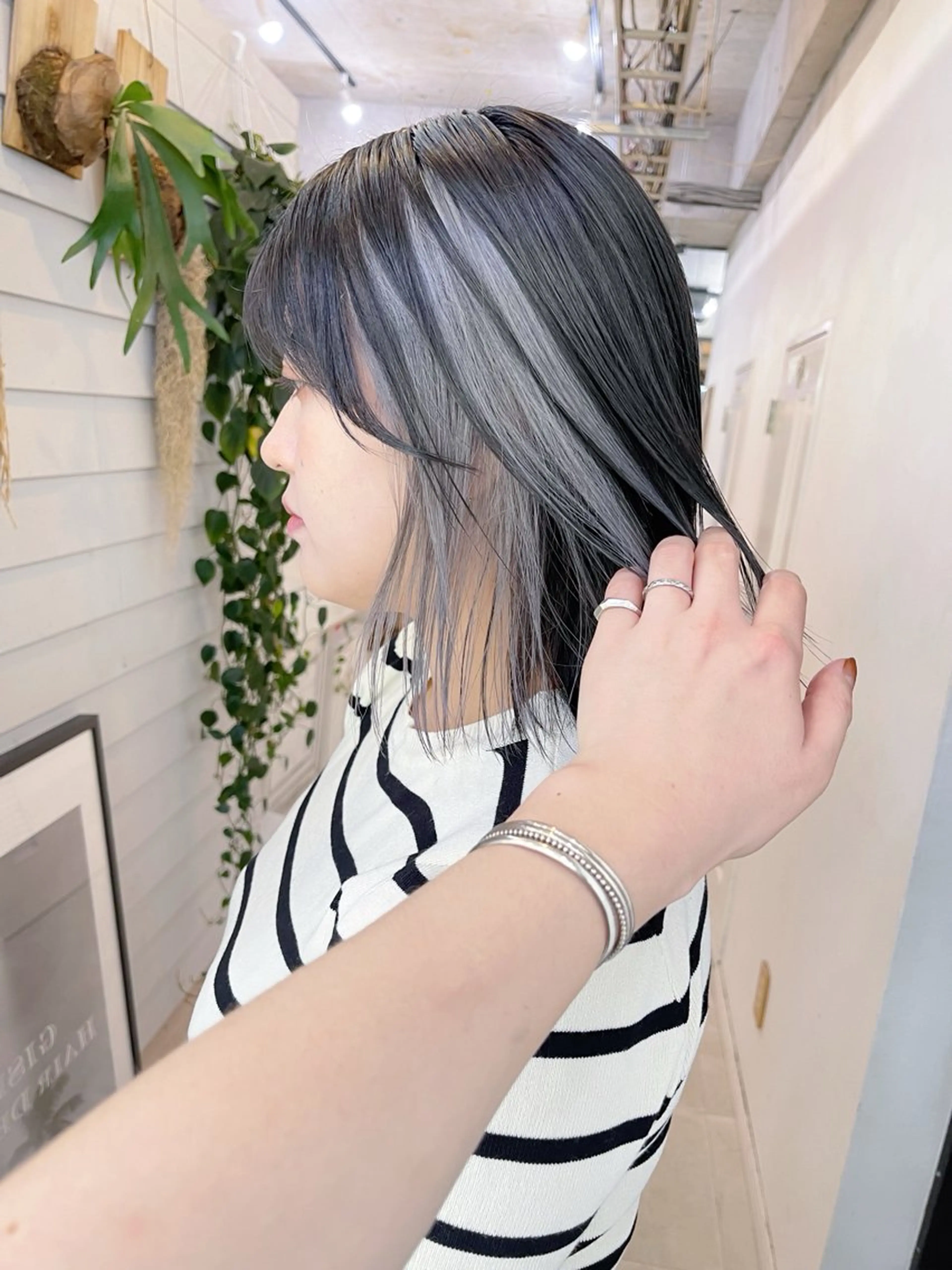 ミディアム カラー イヤリングカラー ハイトーンカラー ヘアカラー トリートメント AiM 大名　似合わせカットのヘアスタイル