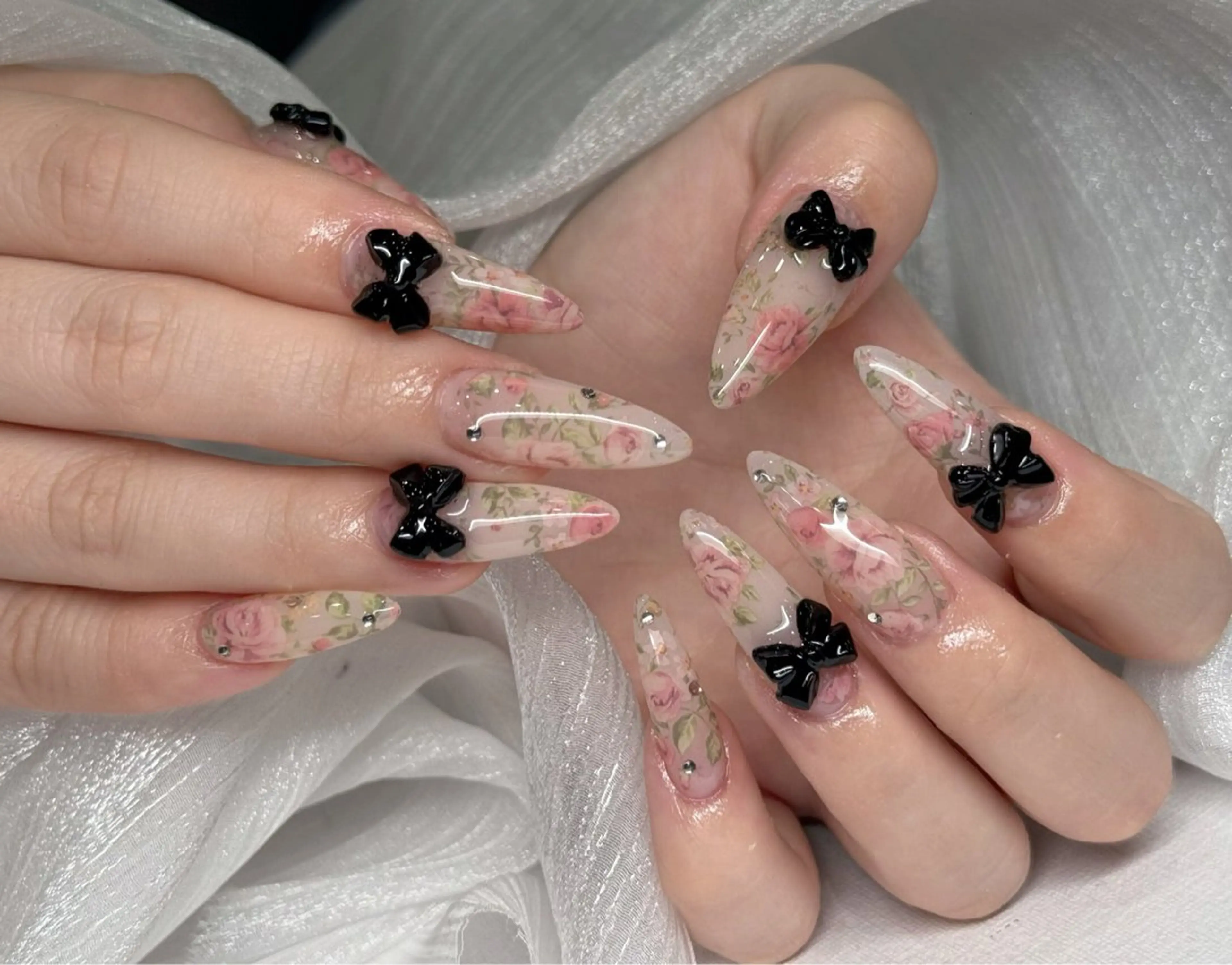 ネイル オーロラネイル ブルー チークネイル 長さ出し フットネイル ハンドネイル チップ長さ出し 専門店のネイルデザイン