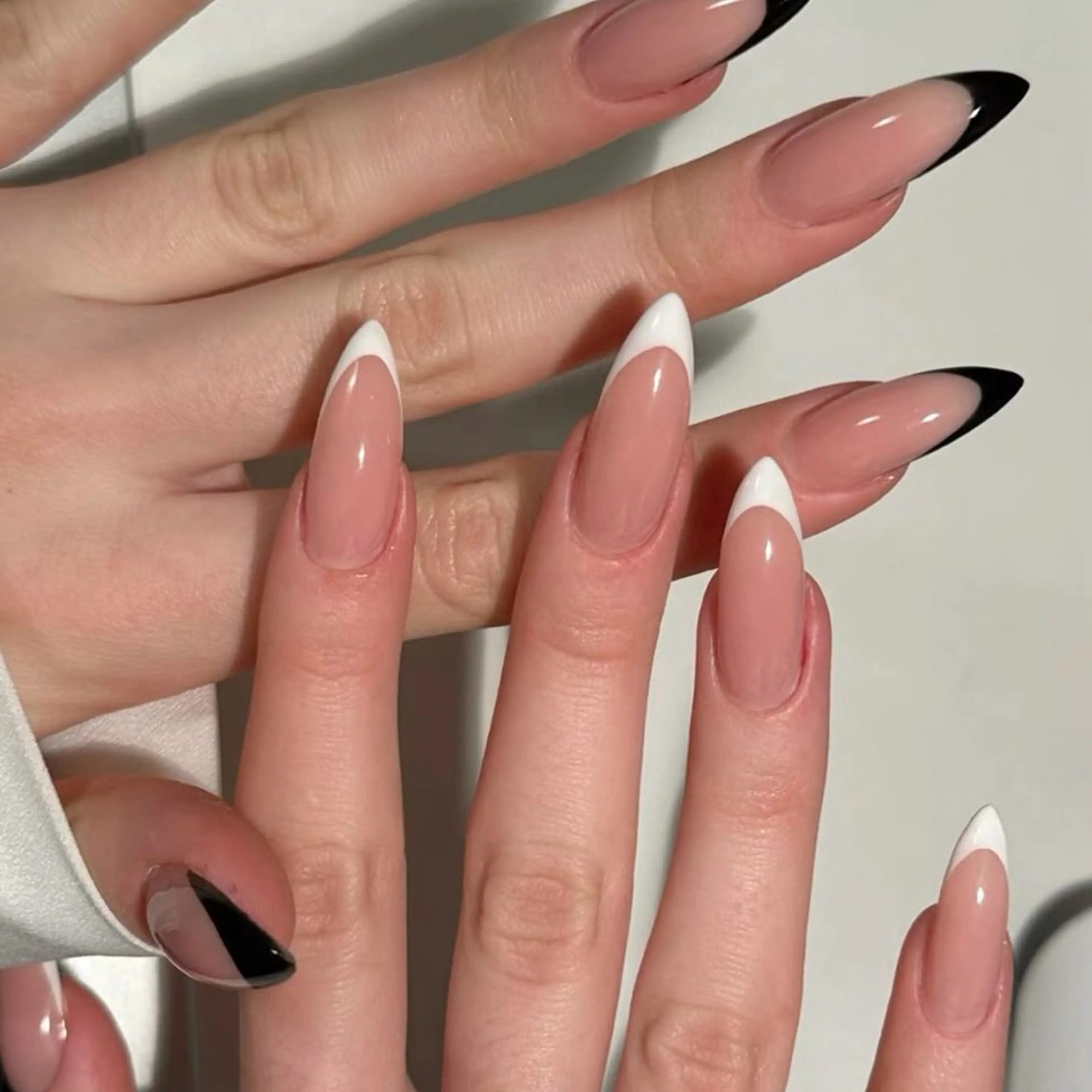 ネイル フットネイル フレンチネイル ハンドネイル LAVISH manaのネイルデザイン