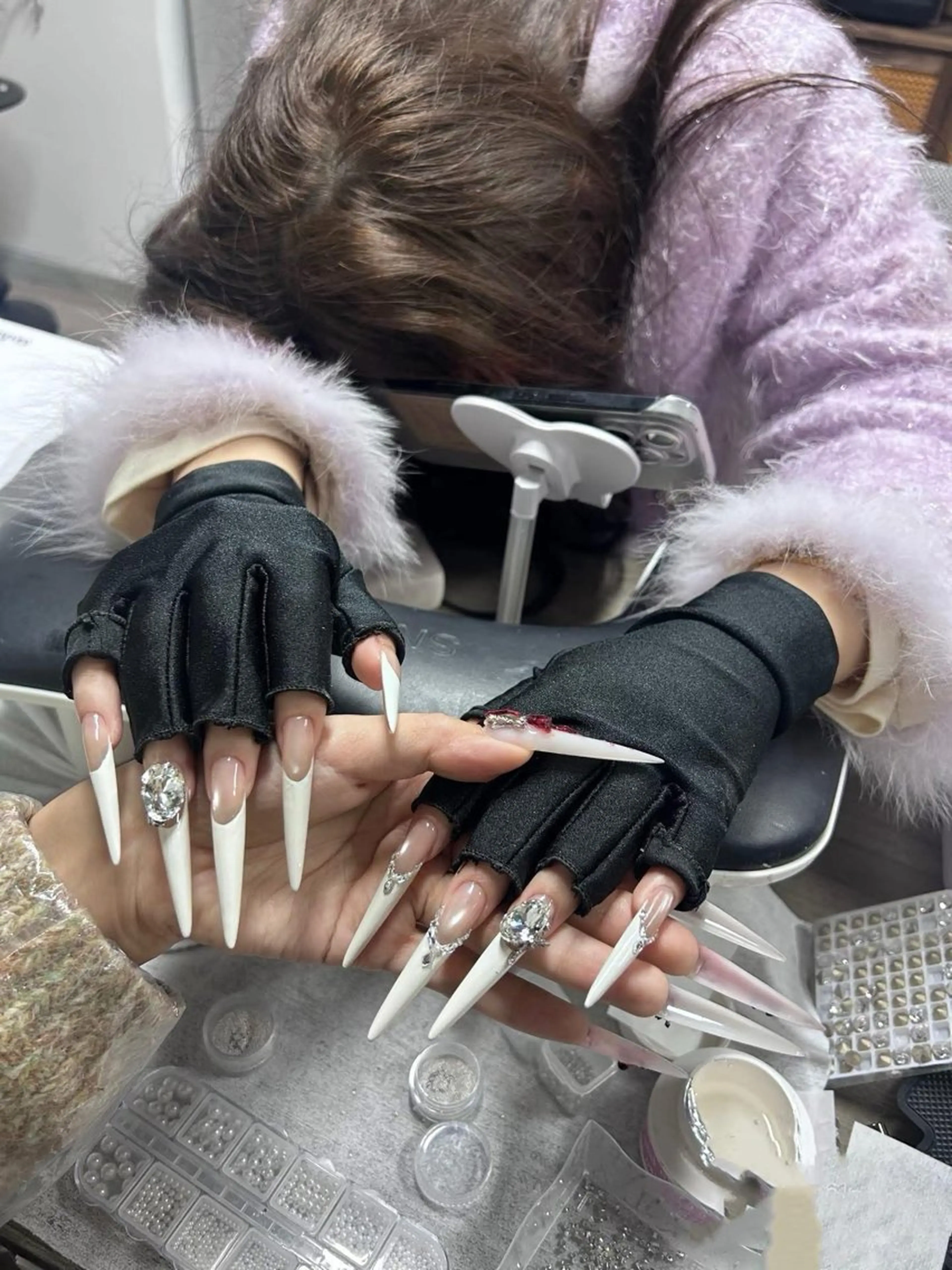 ネイル フレンチネイル ロングネイル ハンドネイル いちご ちゃんのネイルデザイン