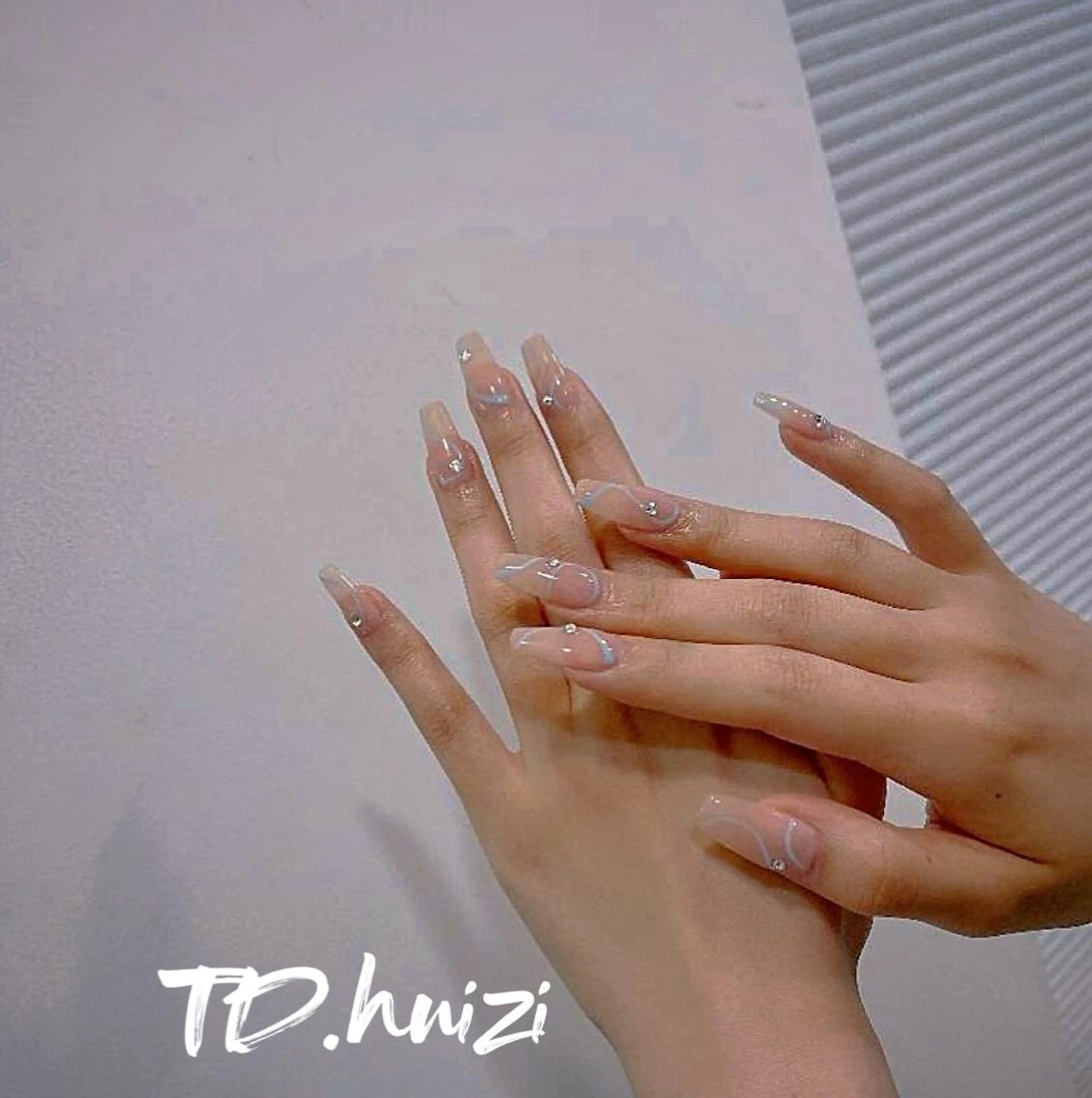 セミロング めぐみのネイルサロン スタッフ練習のネイルデザイン