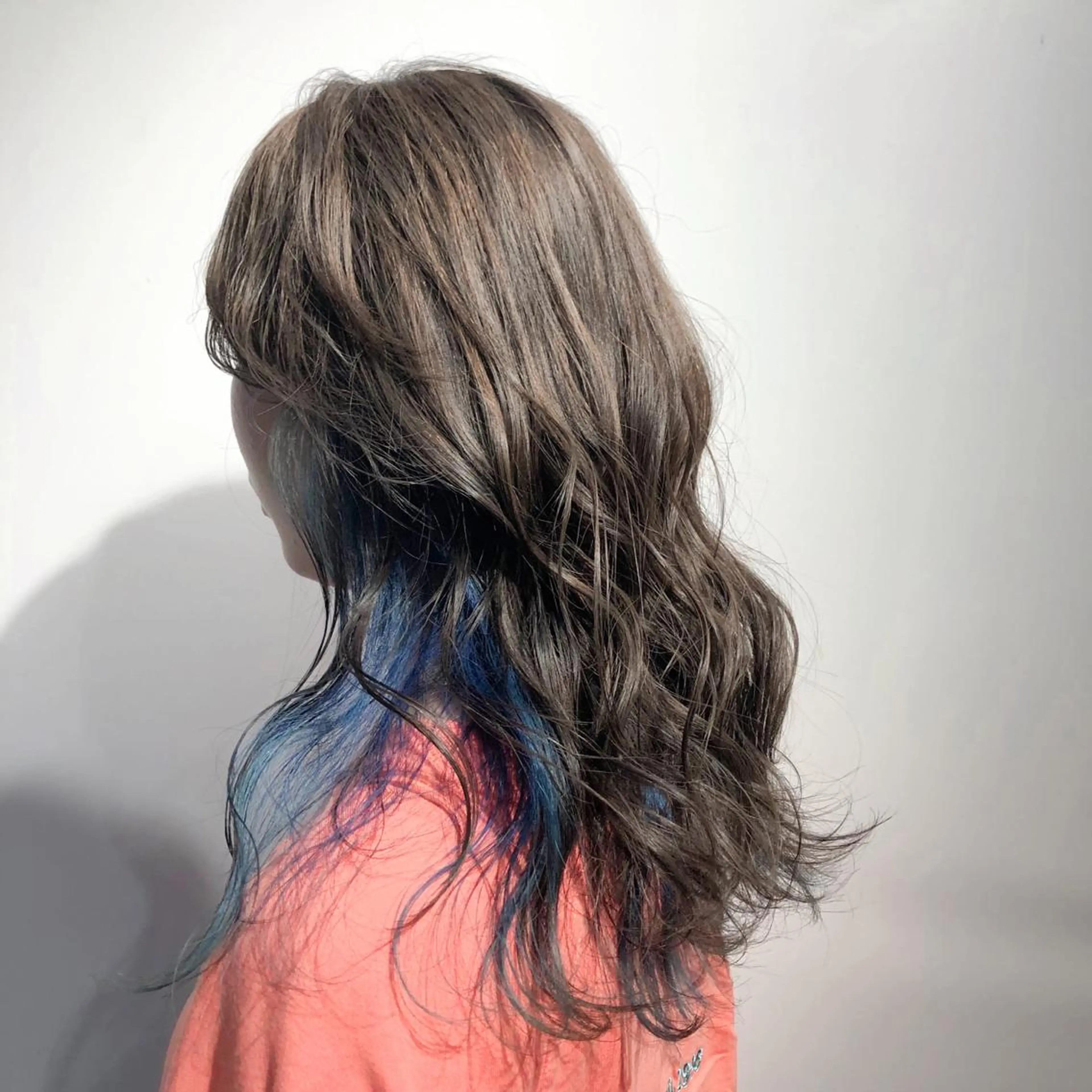 ミディアム カラー 切りっぱなしボブ バレイヤージュ 黒髪 グレージュ ボブ VOICE　hair所属・レイヤーカット 川田くるみのヘアスタイル