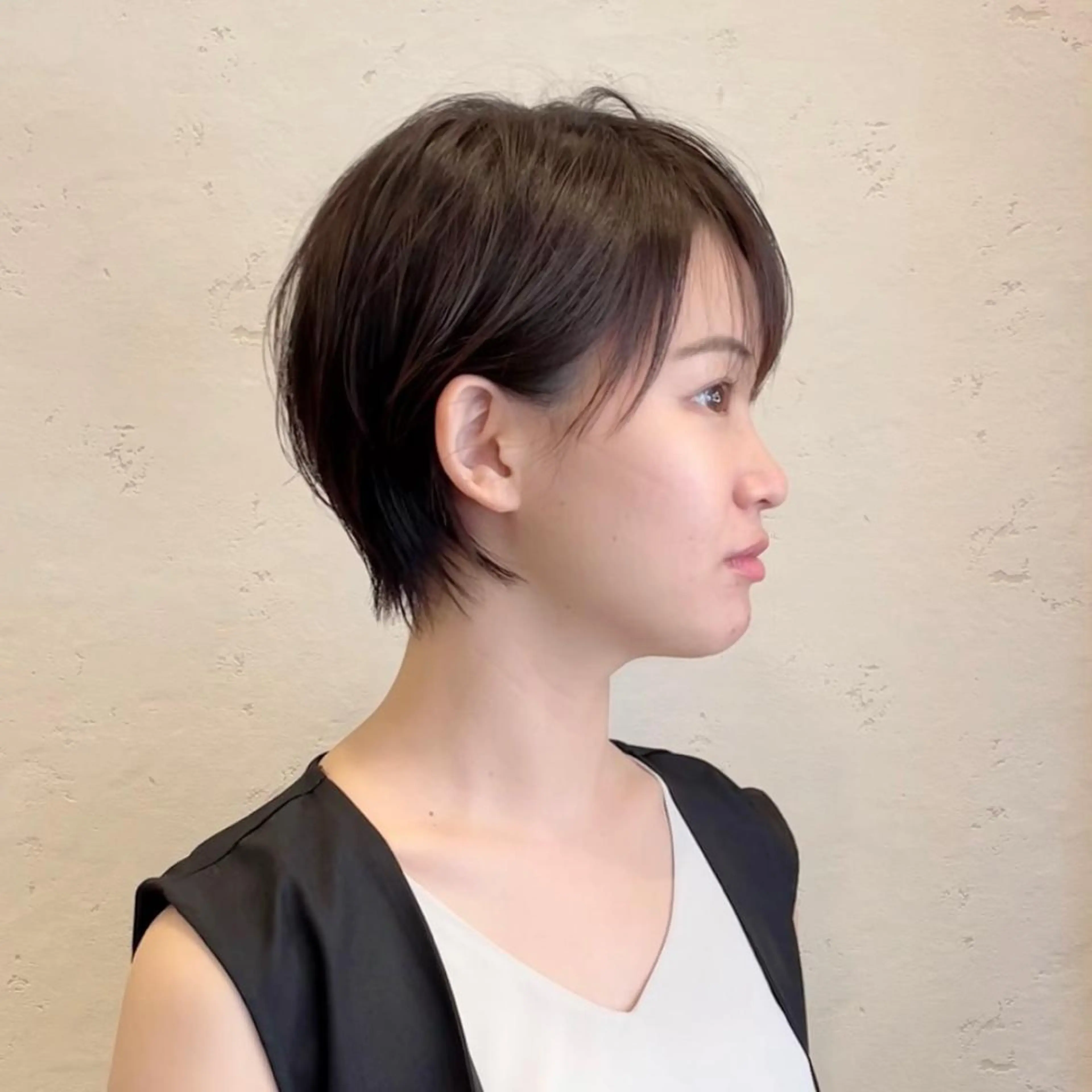 ショート カット ヘアカラー トリートメント 🌹ハッシュカット、 レイヤー韓国ヘア🌹のヘアスタイル