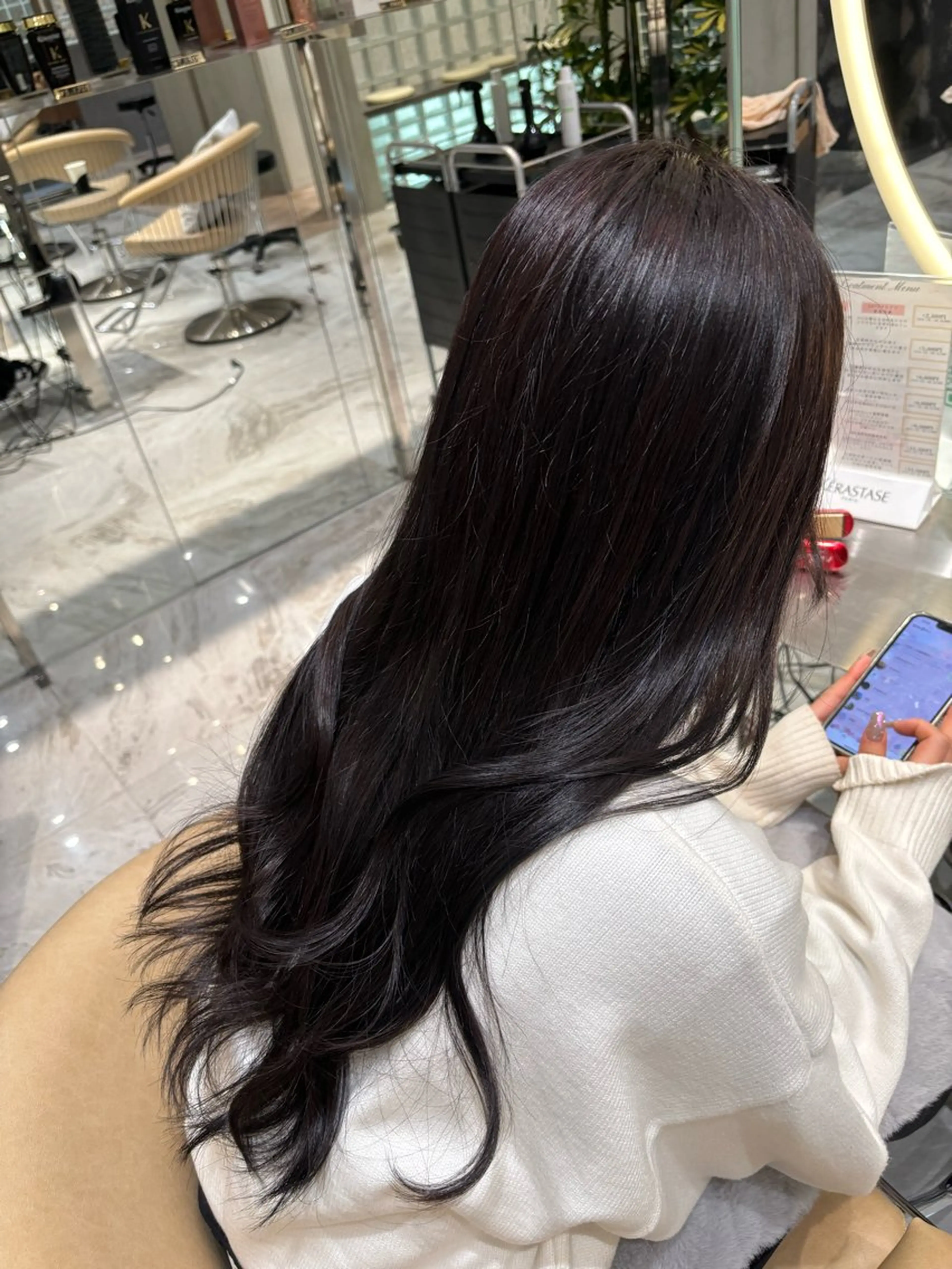 ロング ヘアカラー トリートメント 顔周り\エクステ\ 透明感カラー\まりんのヘアスタイル