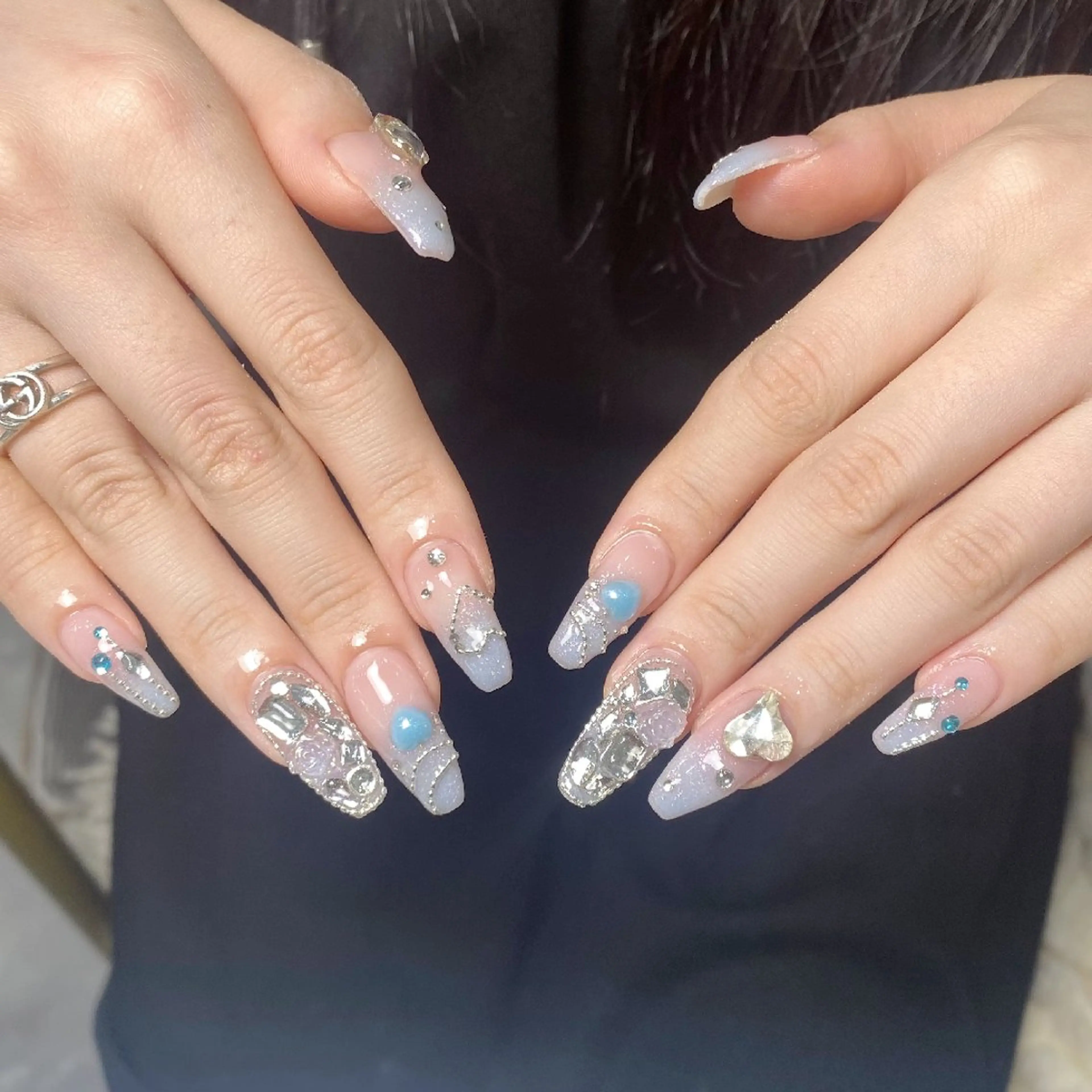 ネイル チークネイル フレンチネイル ジェルネイル ガーリー キラキラネイル ハンドネイル UM Nail Salonのネイルデザイン