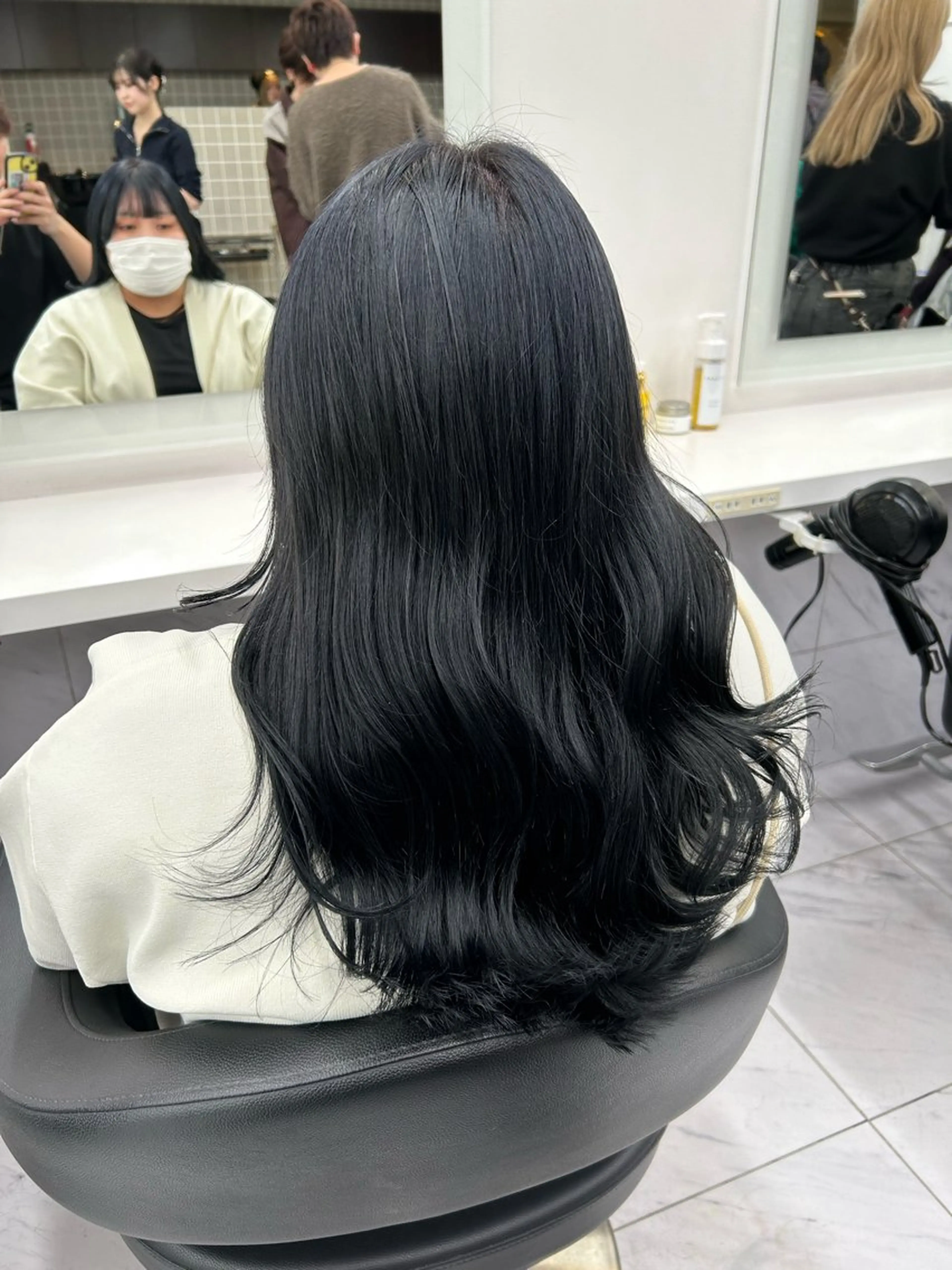 セミロング カラー パーマ ヘアアレンジ メンズ キッズ 🦋韓国レイヤー｜ 透明感グレージュ🦋のヘアスタイル