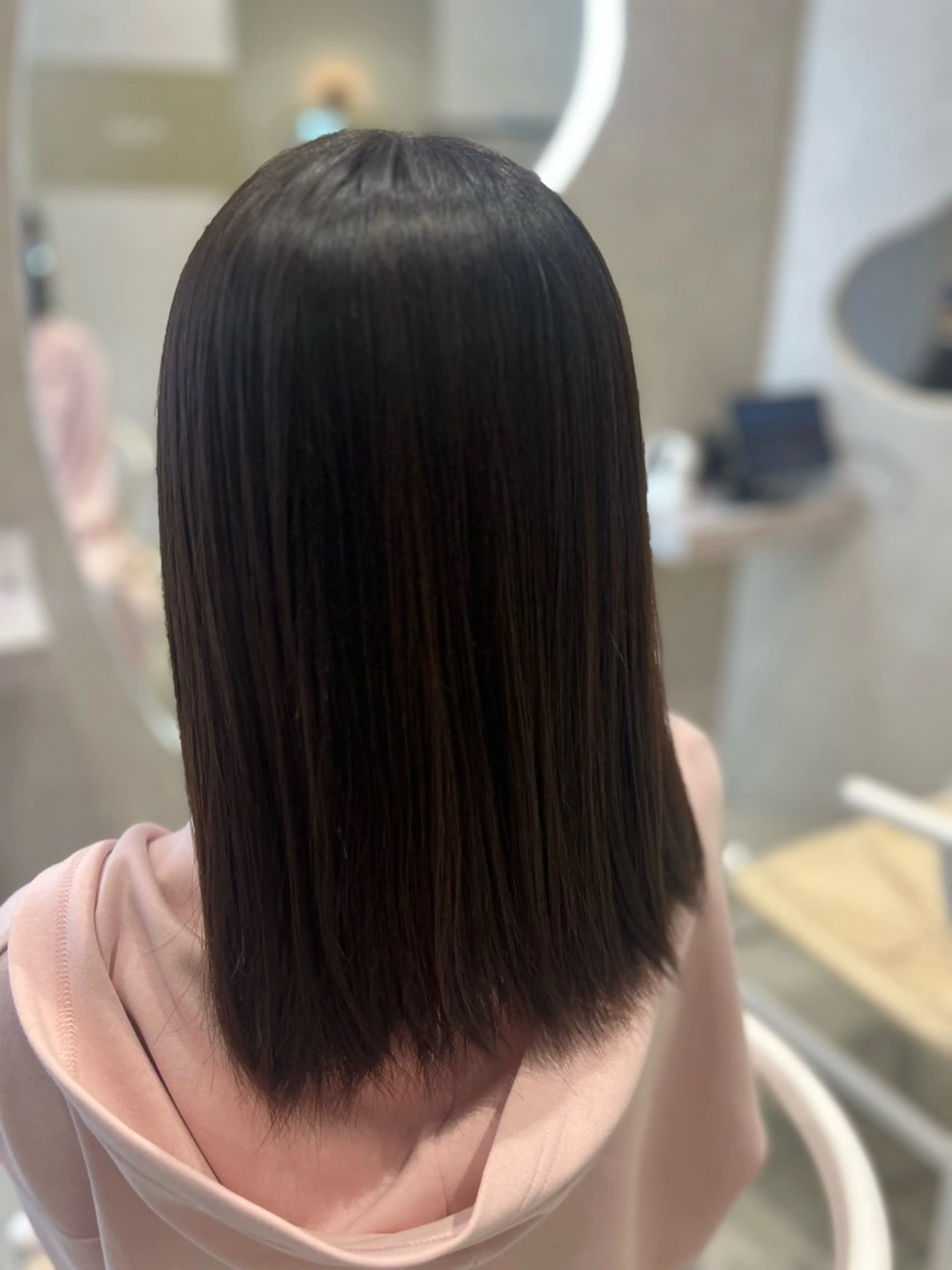 セミロング 縮毛矯正 小池 夏美のヘアスタイル