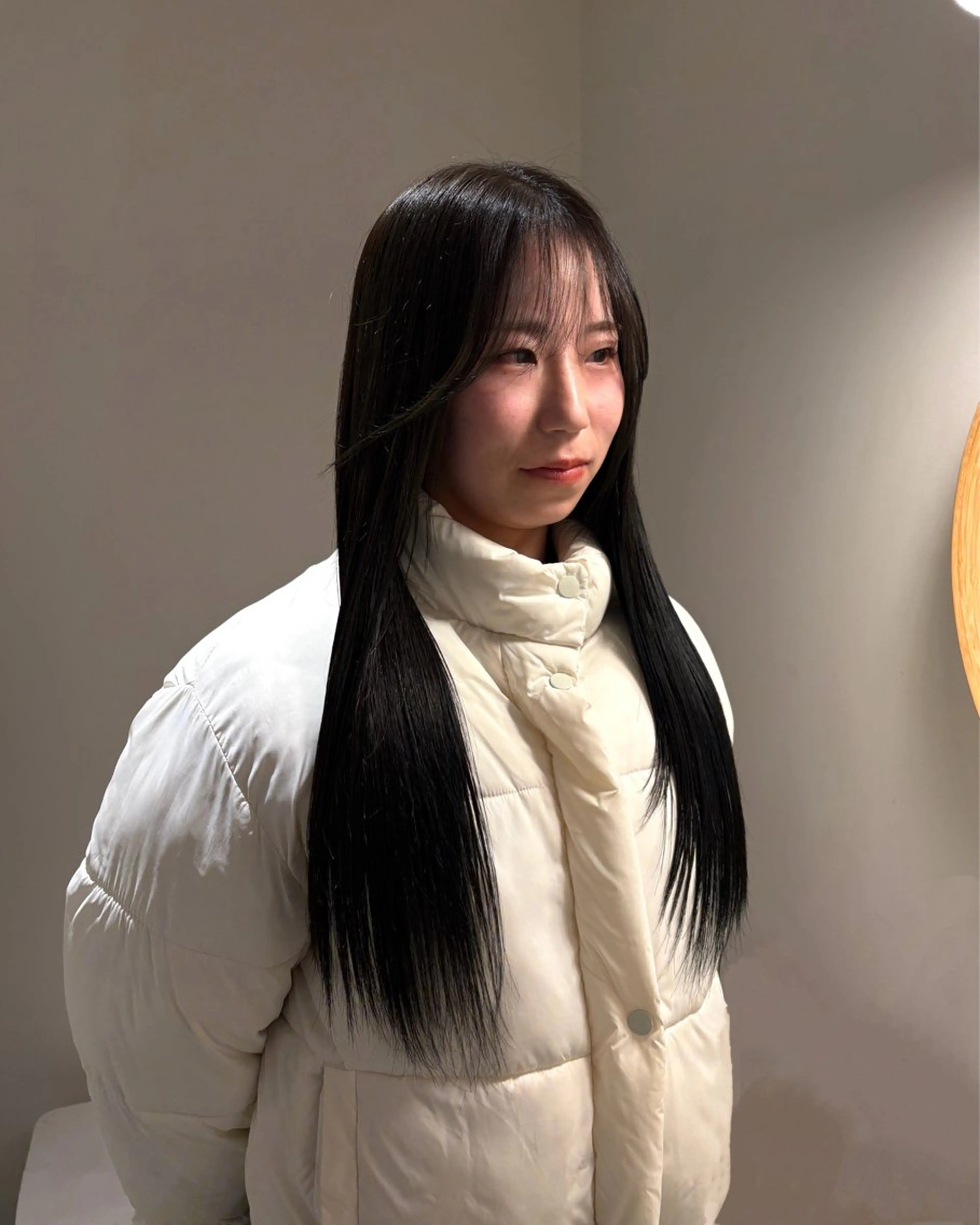 ロング カラー グレージュ オリーブグレージュ オリーブグレー FILMS所属・FILMS 銀座店 Mikotoのヘアスタイル