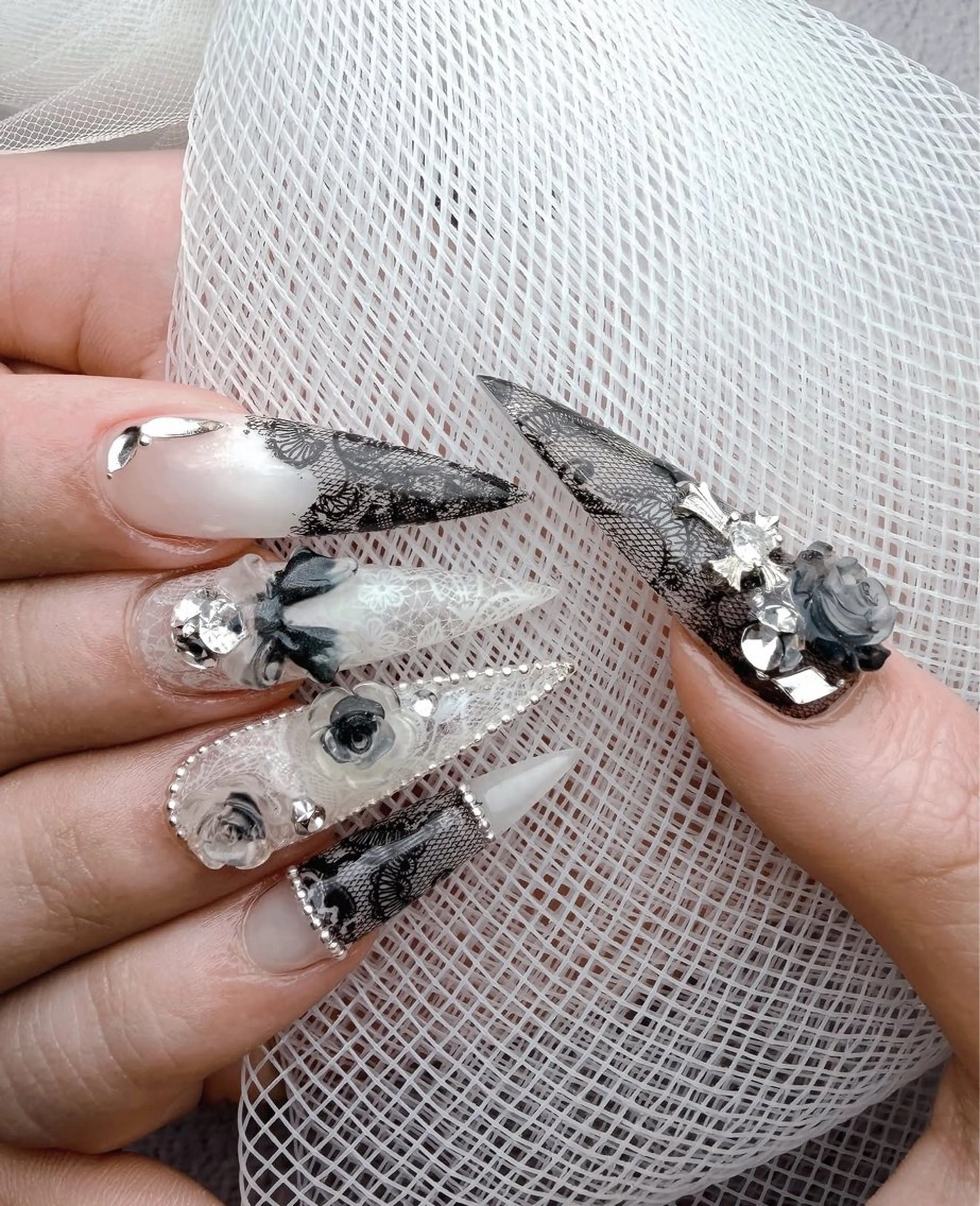 ネイル アニマル柄 オーロラネイル チークネイル フラッシュネイル ジェルネイル ハンドネイル Lyna 池袋のネイルデザイン