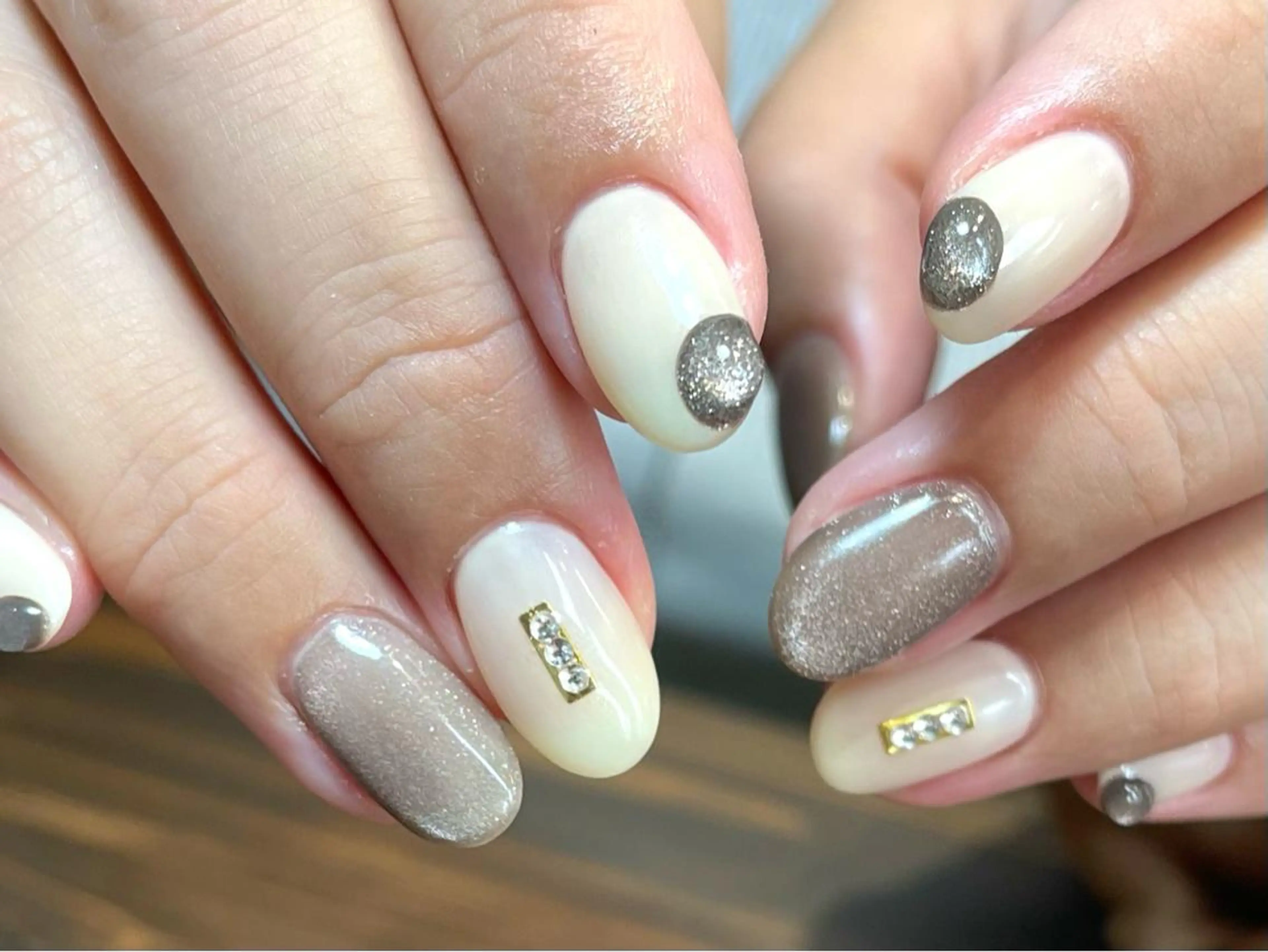 ネイル アートネイル ジェルネイル ニュアンスネイル オフィスネイル シンプルネイル ハンドネイル kinjo yuaのネイルデザイン