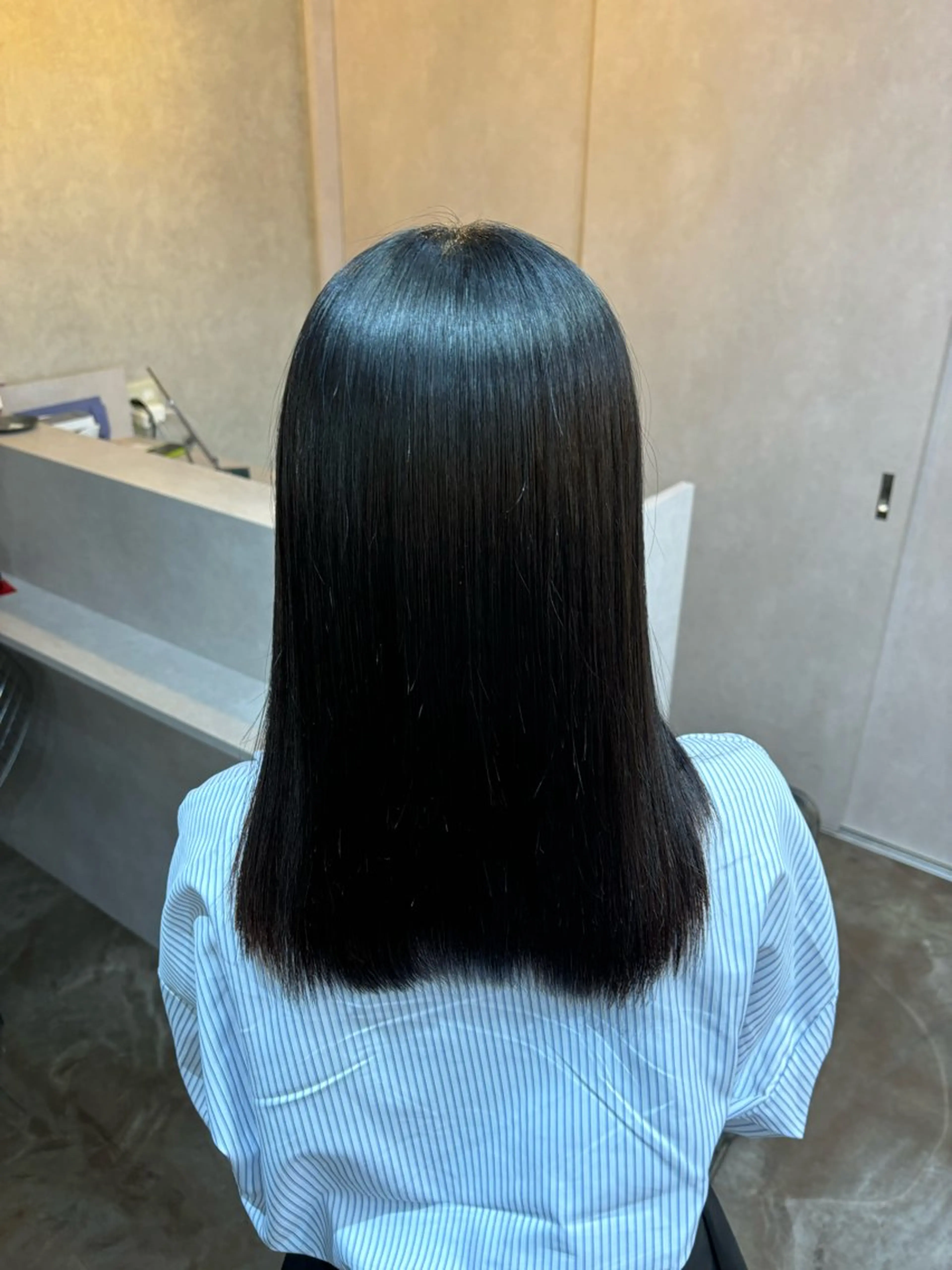 セミロング 縮毛矯正 縮毛矯正 トリートメント 💜髪質改善/ 艶カラー/ミナ🩷のヘアスタイル