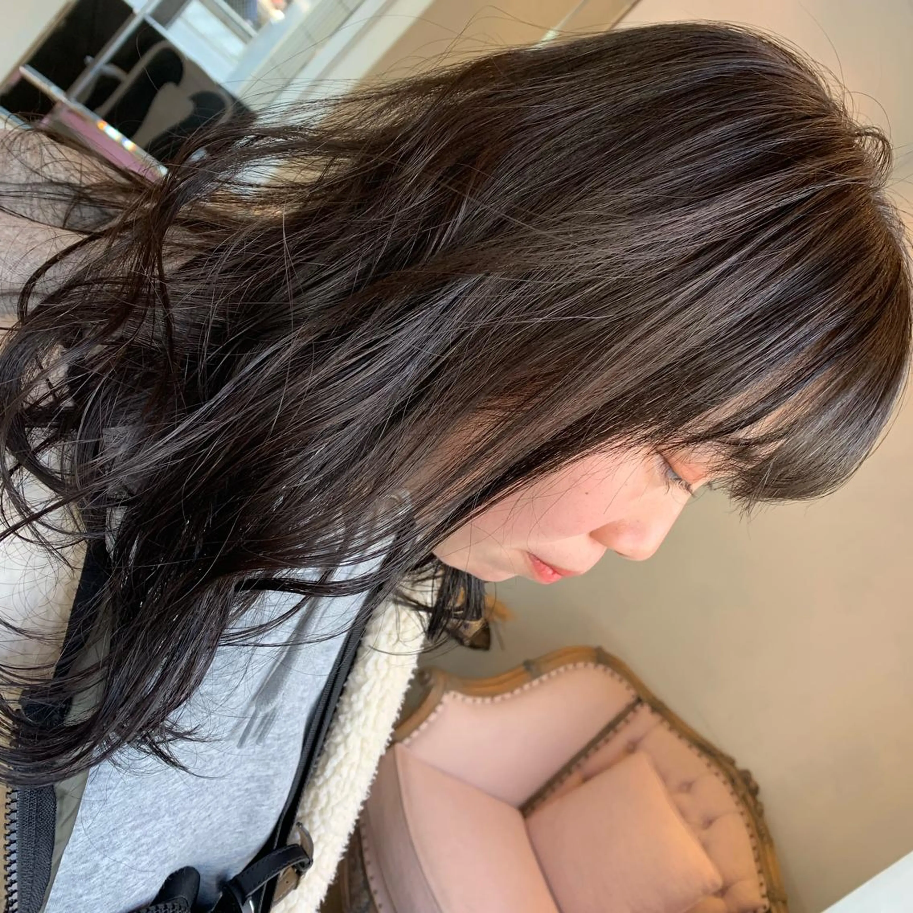 セミロング カラー SAKINO． ベージュカラーのヘアスタイル