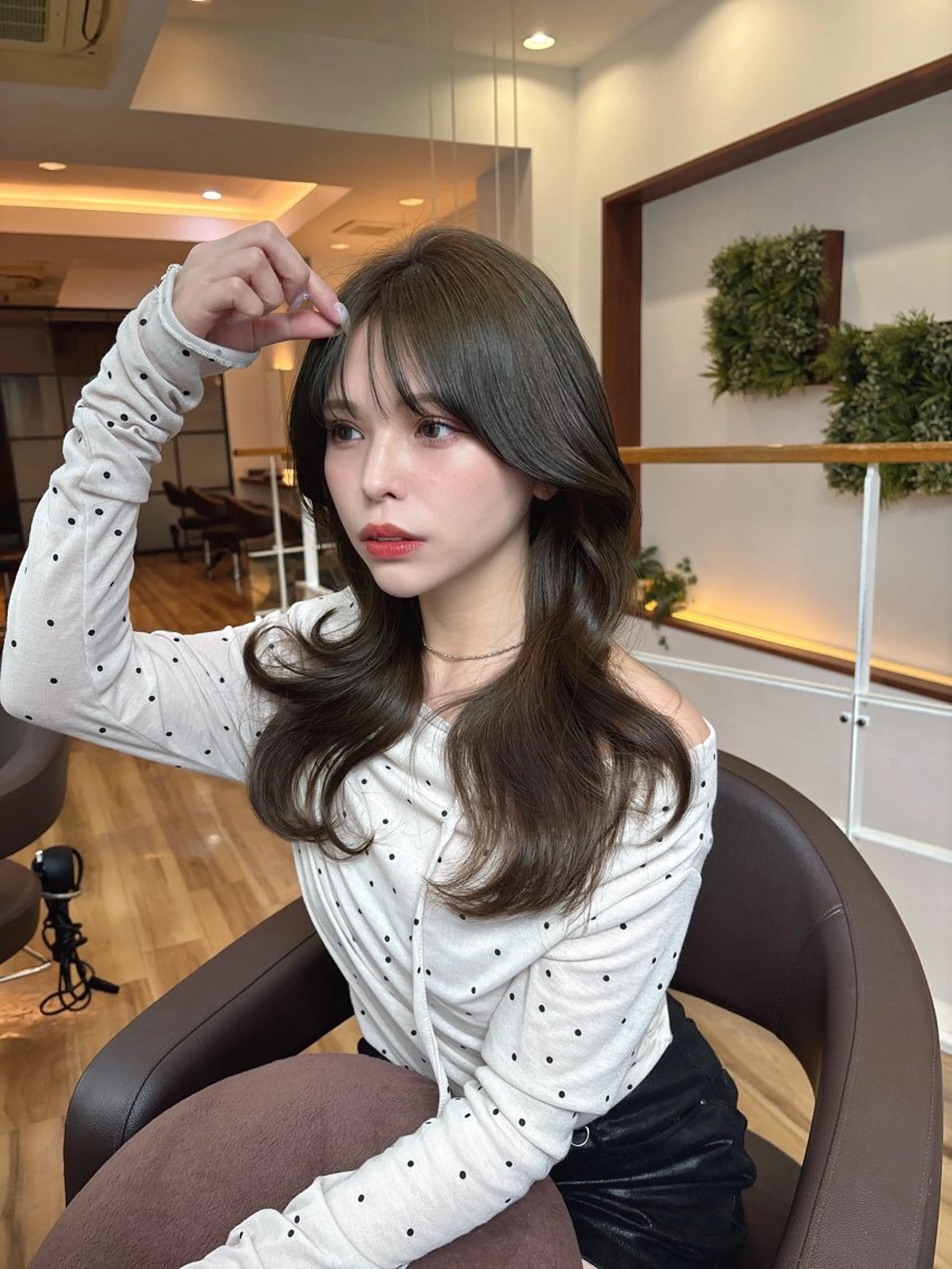 ロング カラー ベージュカラー オリーブベージュ レイヤーカット カット ヘアカラー トリートメント レイヤーカット /透明感/千葉怜寿のヘアスタイル