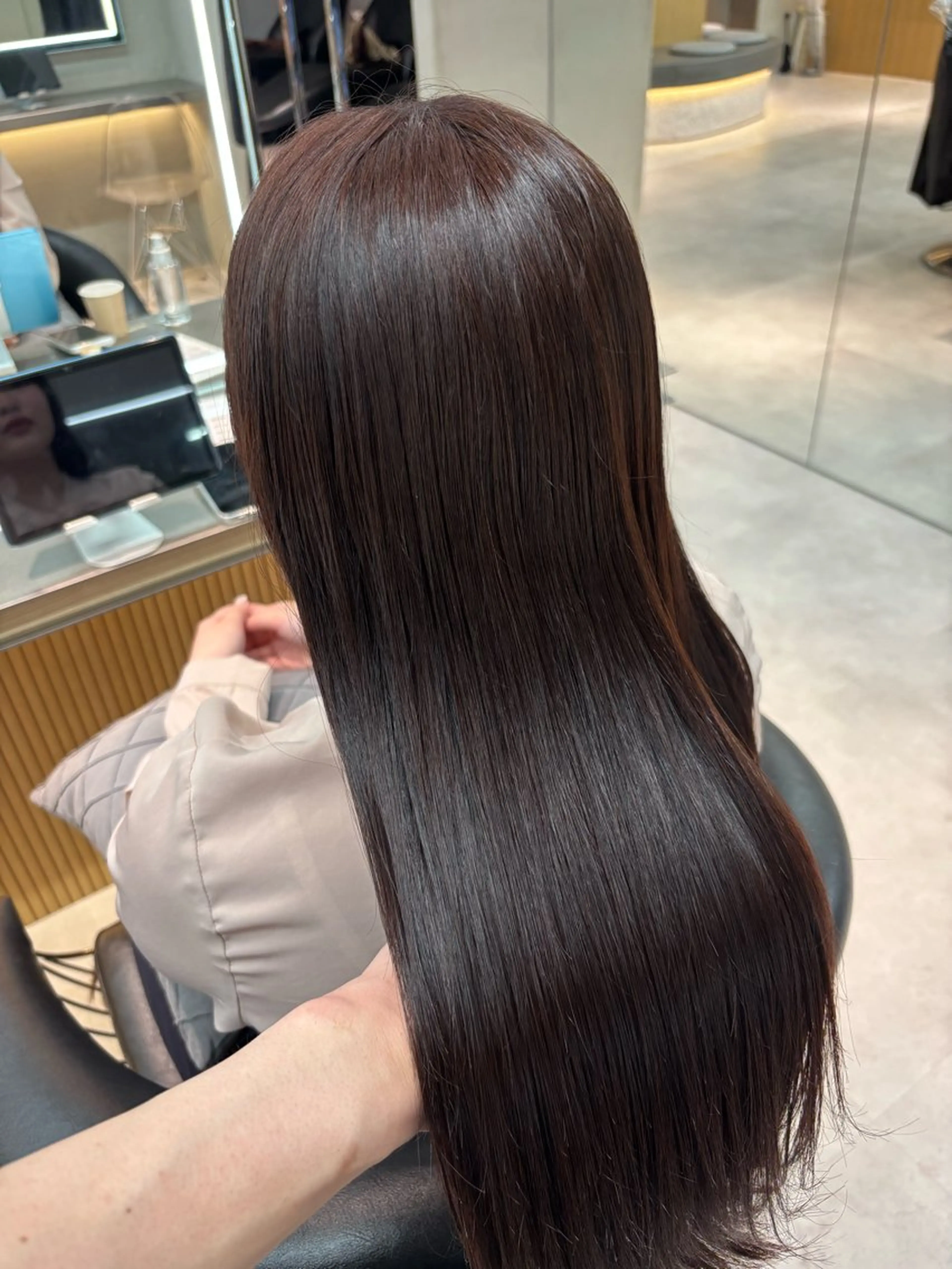 セミロング カラー パーマ ブリーチ ブリーチなしカラー 髪質改善 レイヤーカット 縮毛矯正 カット ヘアカラー 縮毛矯正 トリートメント 【博多髪質改善】 吉村　清志のヘアスタイル