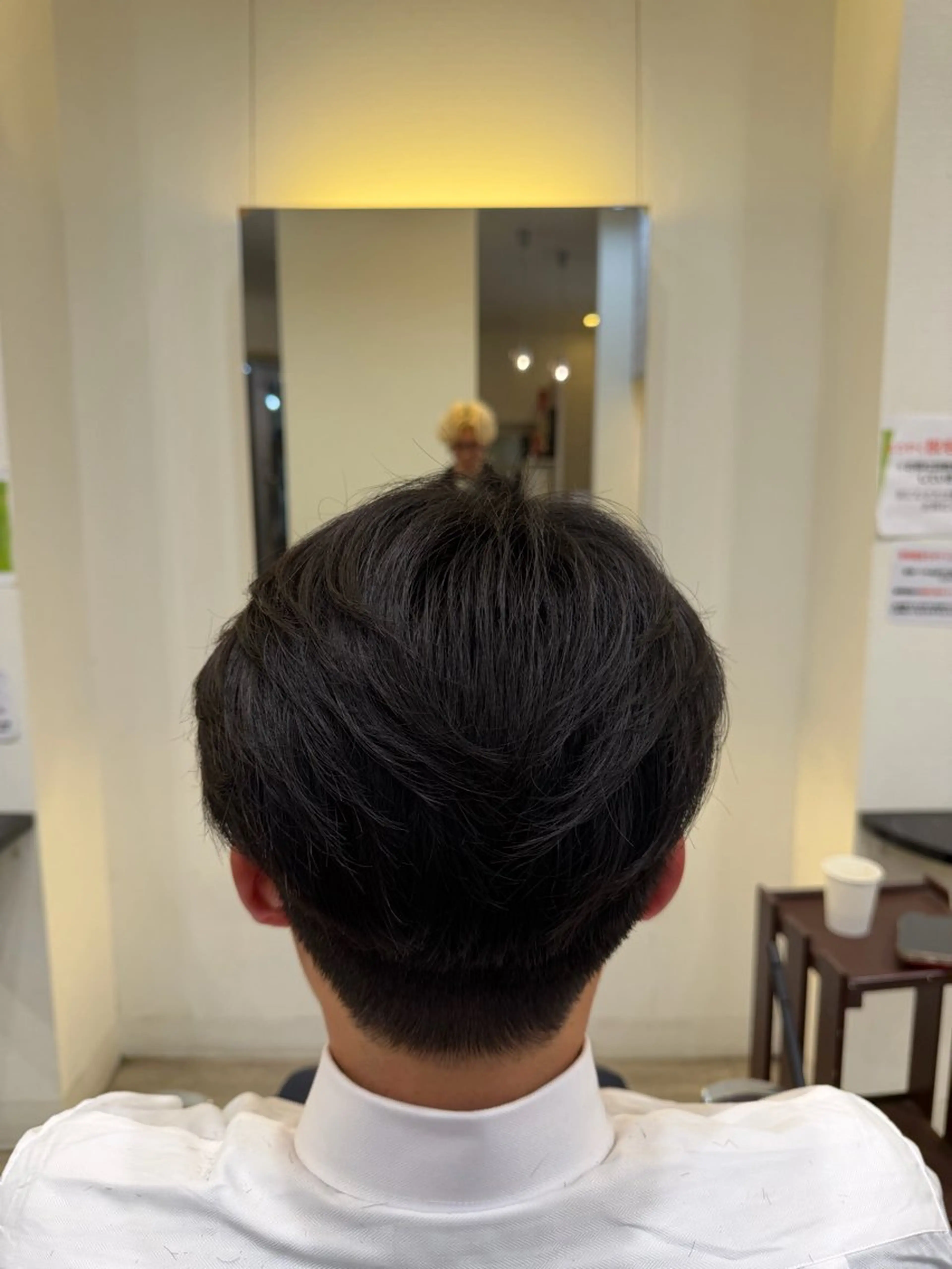 ミディアム 呉屋 俊介のヘアスタイル